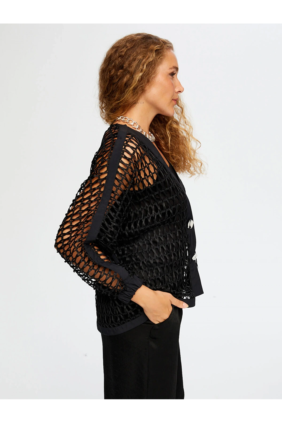 Faik Sönmez Kadın Metal Düğme Detaylı Delik İşi Siyah Hırka Ceket UW26HRK001