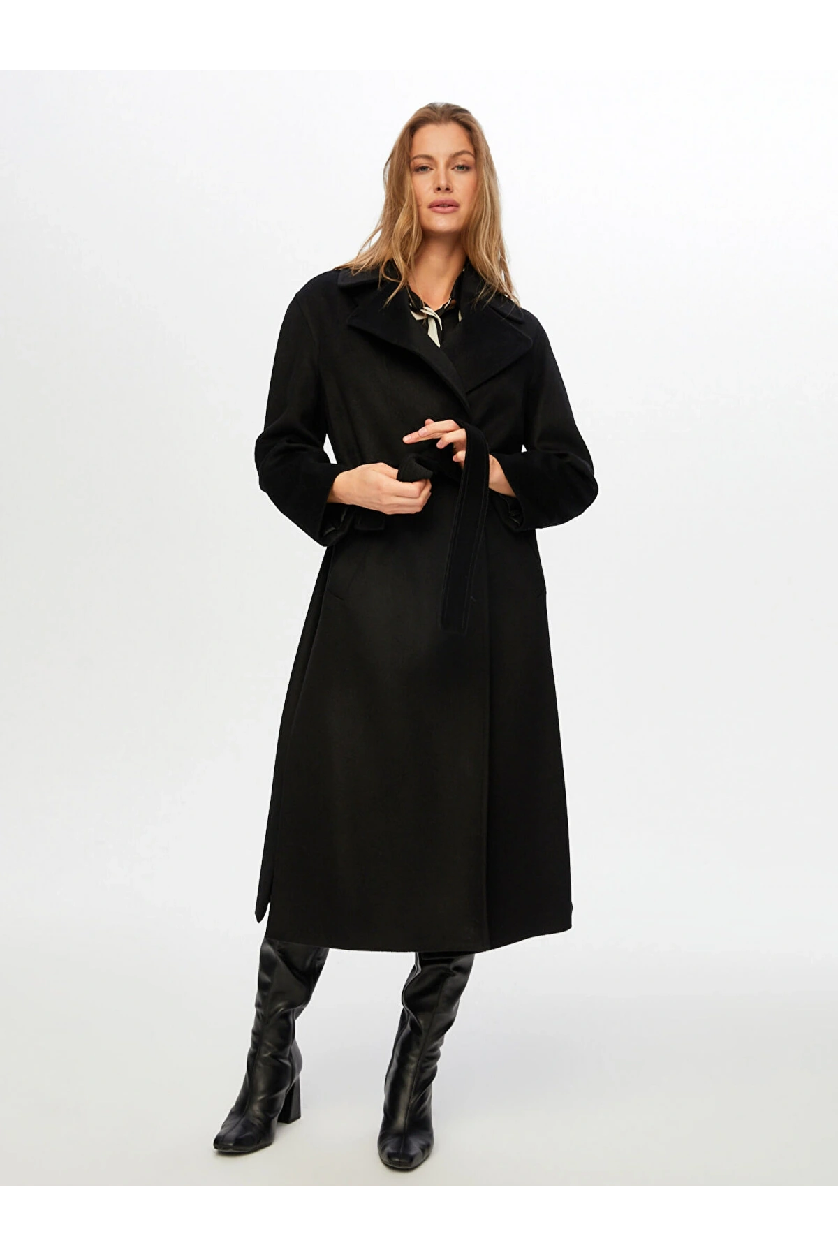 Faik Sönmez Kadın Beli Kuşaklı Yünlü Siyah Manto UW26MAN003