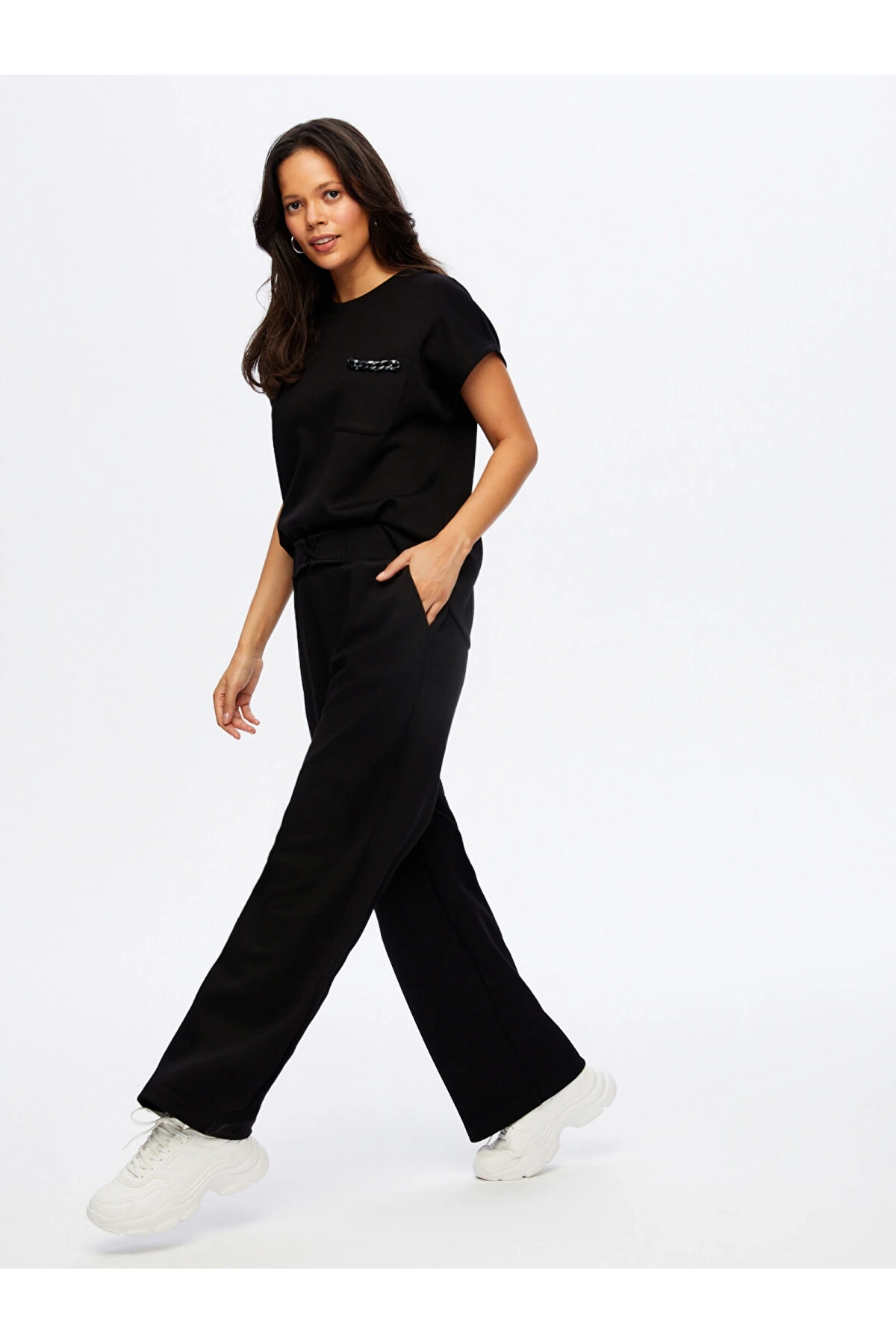 Faik Sönemez Kadın Relax Kemeri Çapraz Dikiş Detaylı Wide Leg Fit Örme Siyah Pantolon UW26PNT032