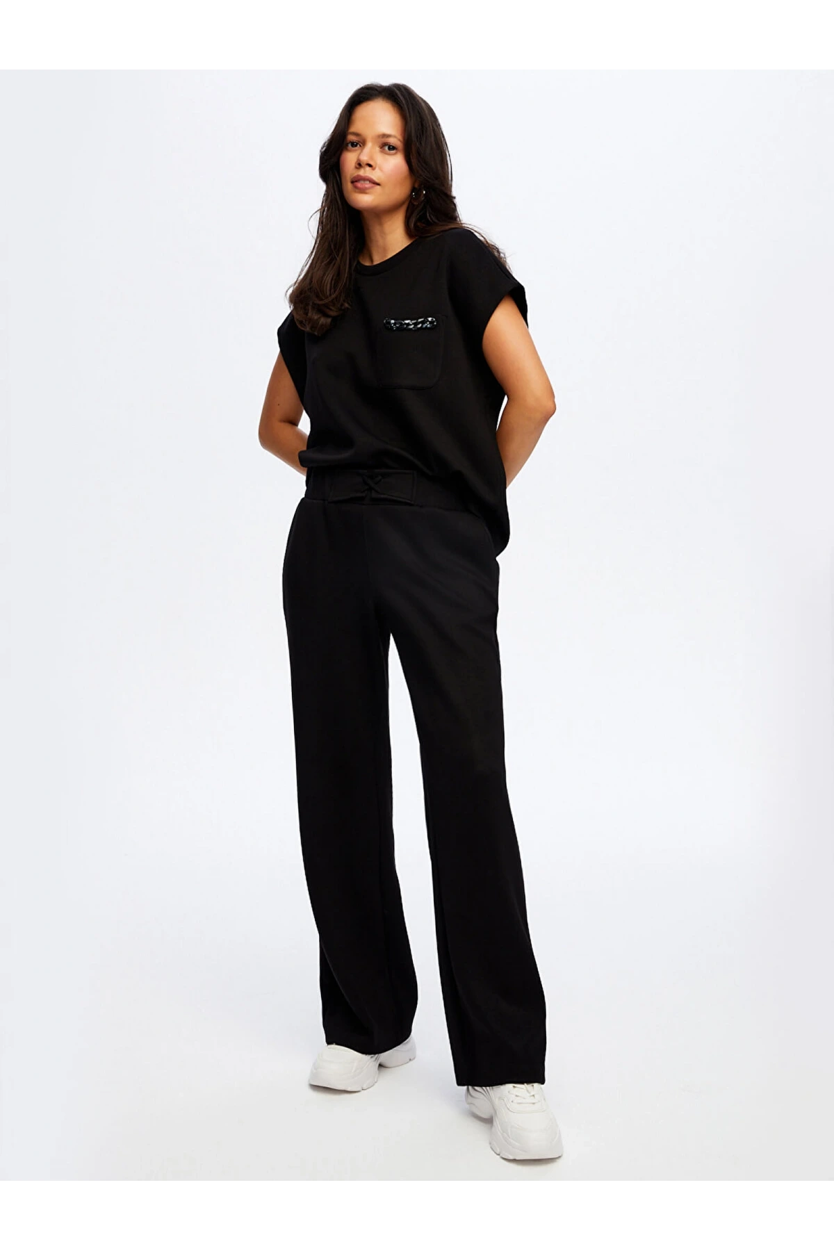 Faik Sönemez Kadın Relax Kemeri Çapraz Dikiş Detaylı Wide Leg Fit Örme Siyah Pantolon UW26PNT032