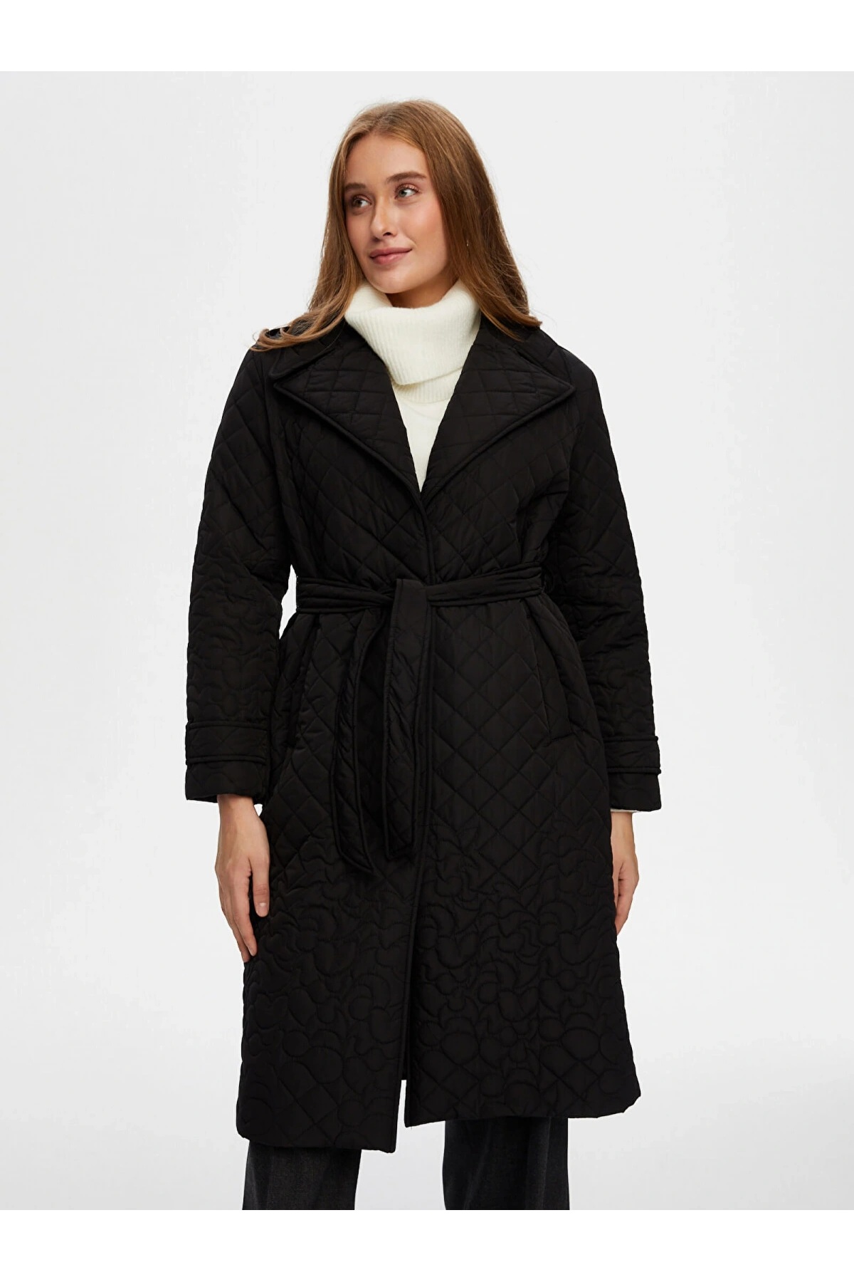 Faik Sönmez Kadın Çiçek Ve Baklava Desen Uzun Kapitone Siyah Kaban UW26KKB008