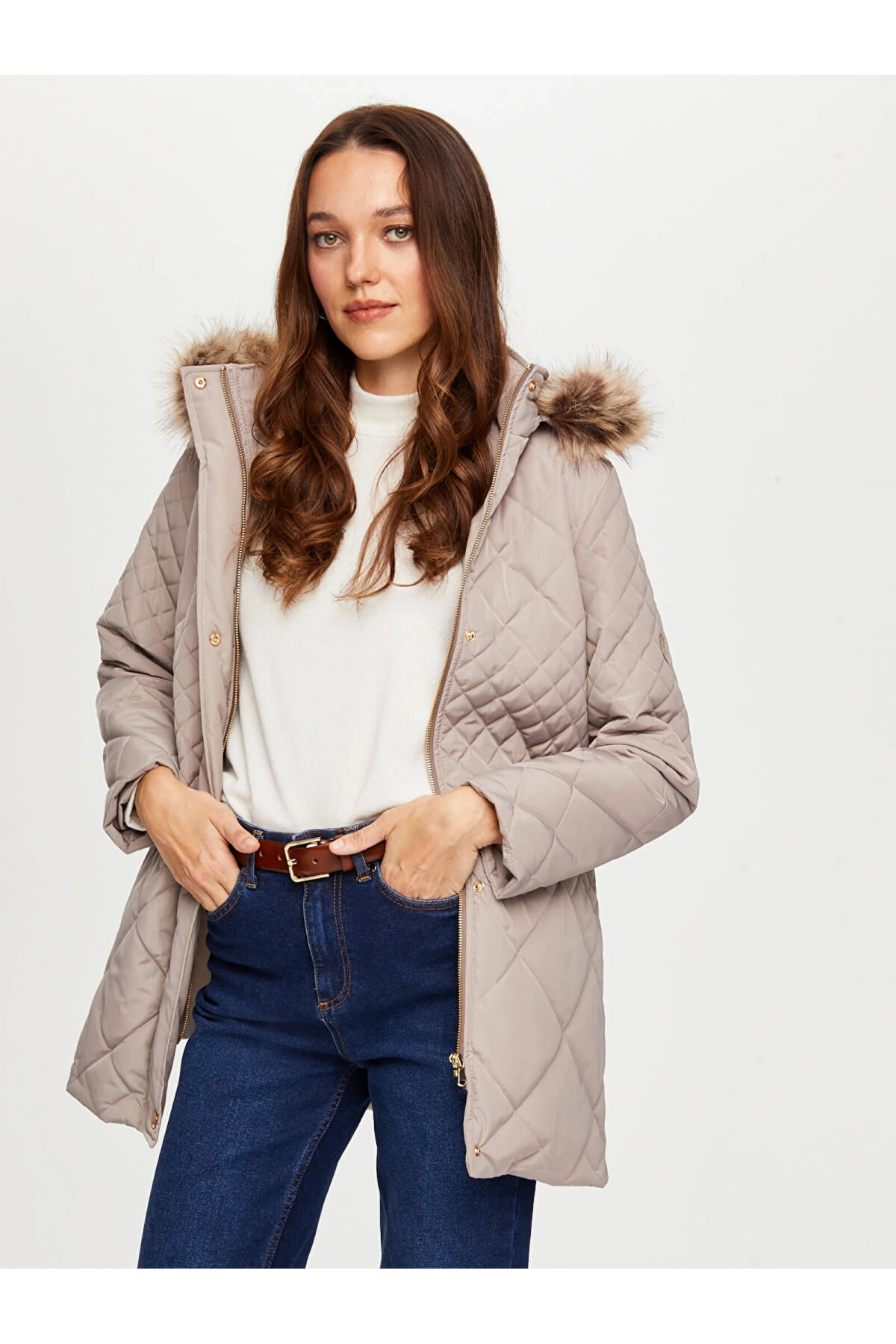 Faik Sönmez Kadın Kürk Kapüşonlu Kapitone Bej Kaban B00041