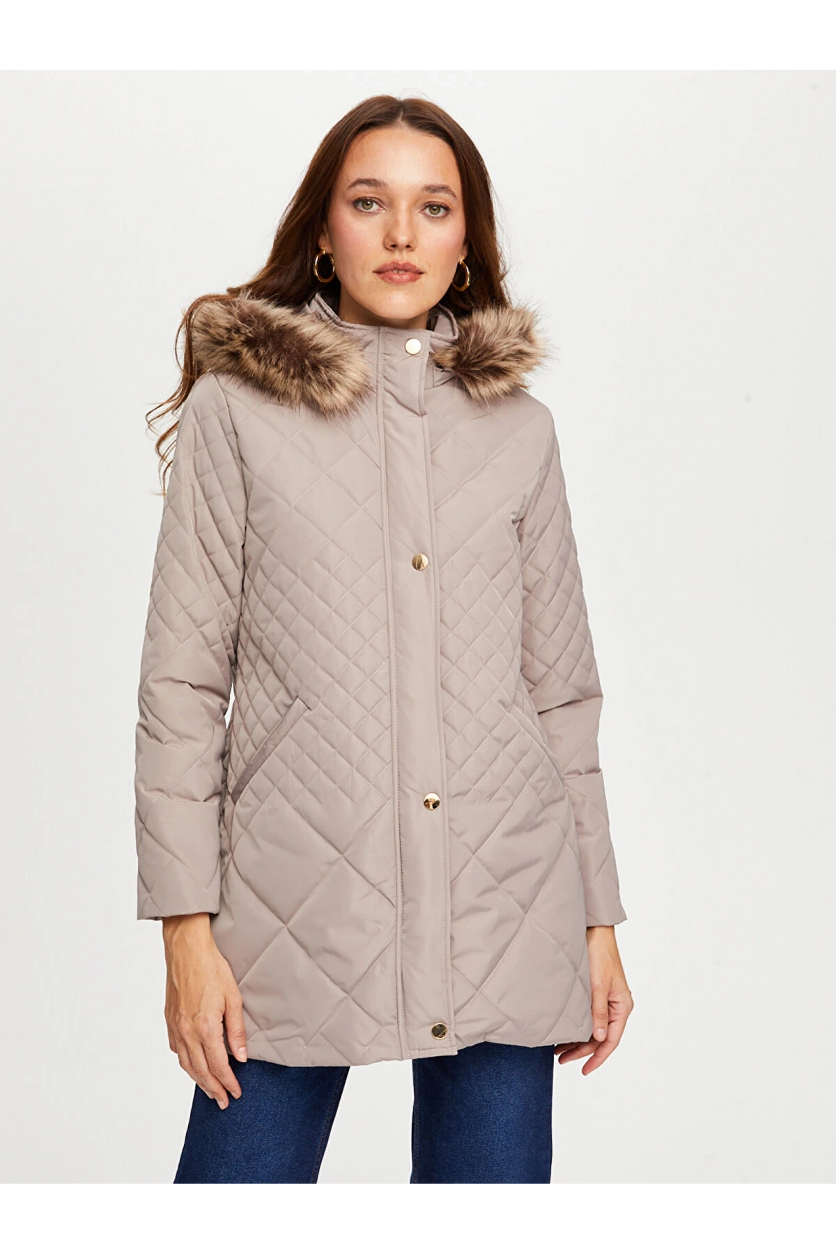 Faik Sönmez Kadın Kürk Kapüşonlu Kapitone Bej Kaban B00041