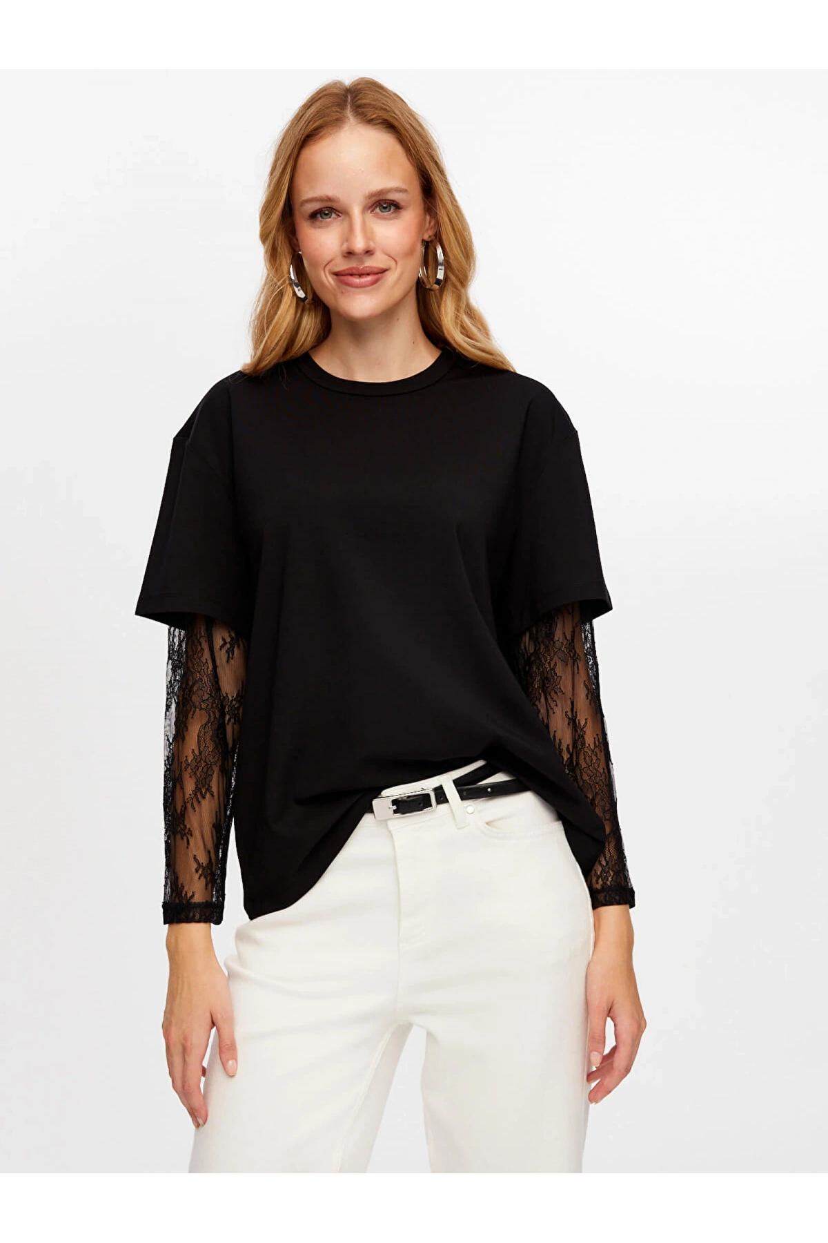 Faik Sönmez Kadın Kolları Dantel Garnili Yuvarlak Yaka Siyah T-Shirt UW26TSH071