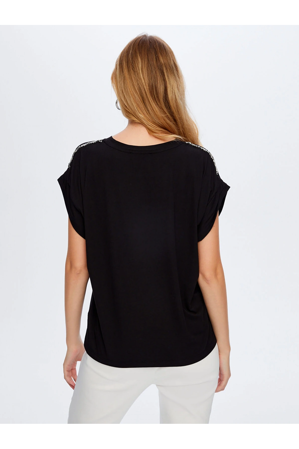 Faik Sönmez Kadın Omuzu Zincir Detaylı Modelli Siyah T-Shirt UW26TSH091