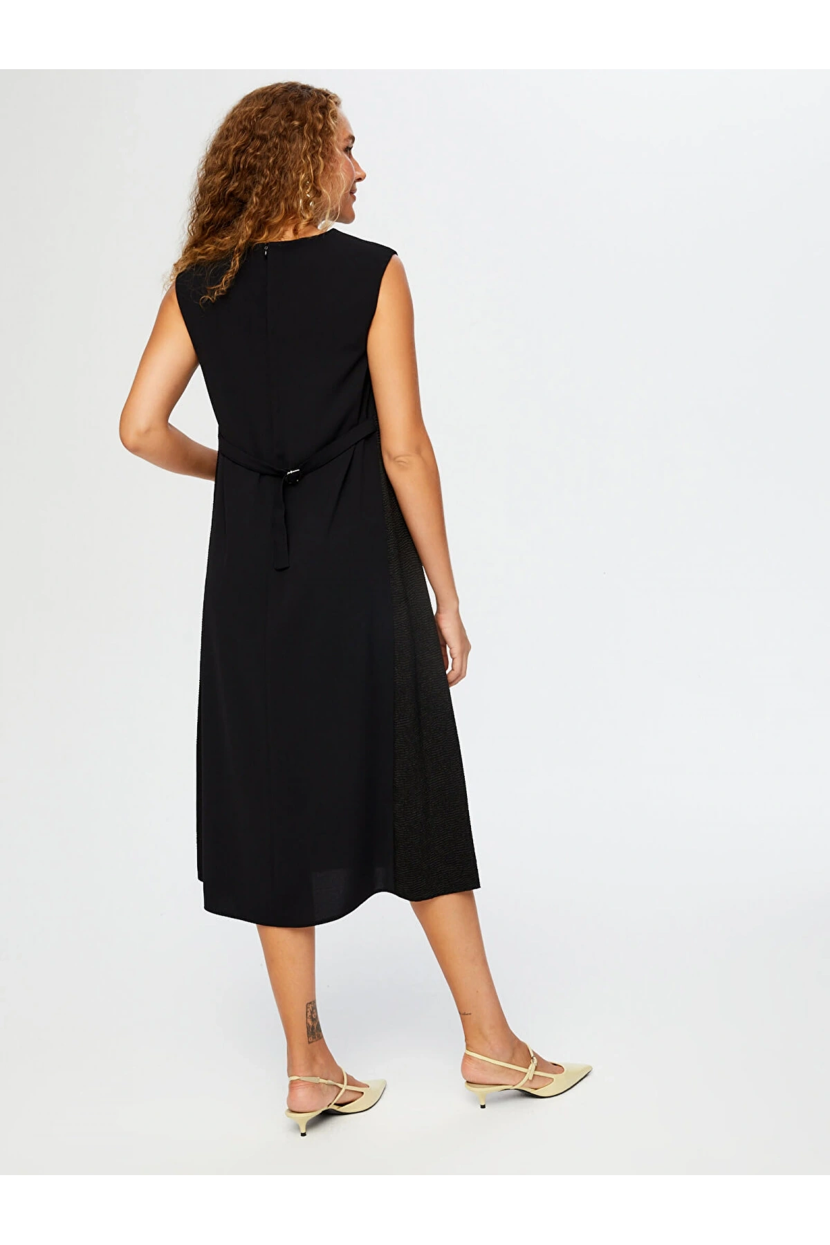 Faik Sönmez Kadın Yanları Saten Jakar Dokuma Düşük Kollu Şık Siyah Elbise UW26ELB003