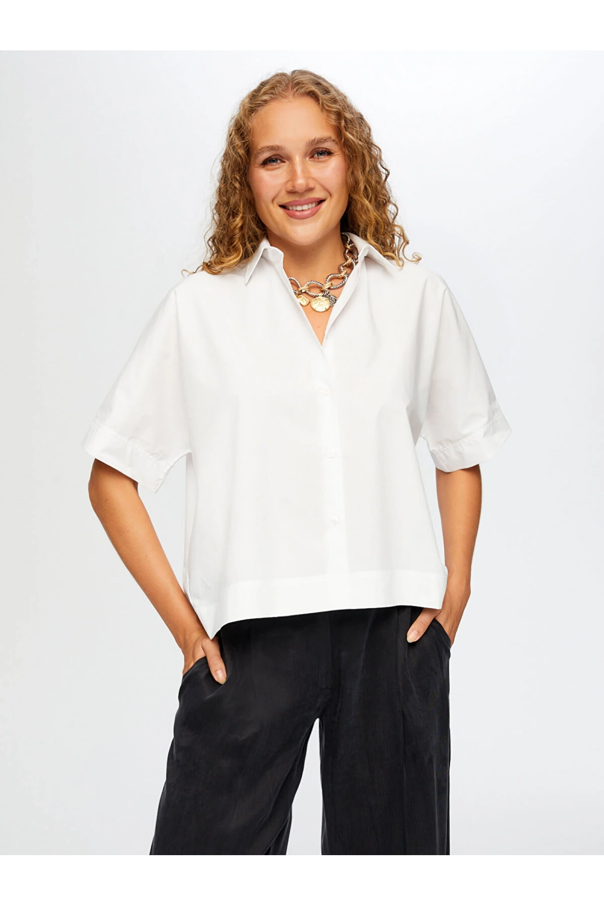 Faik Sönmez Kadın Kısa Kol Rahat Form Poplin Beyaz Gömlek UW26GML003