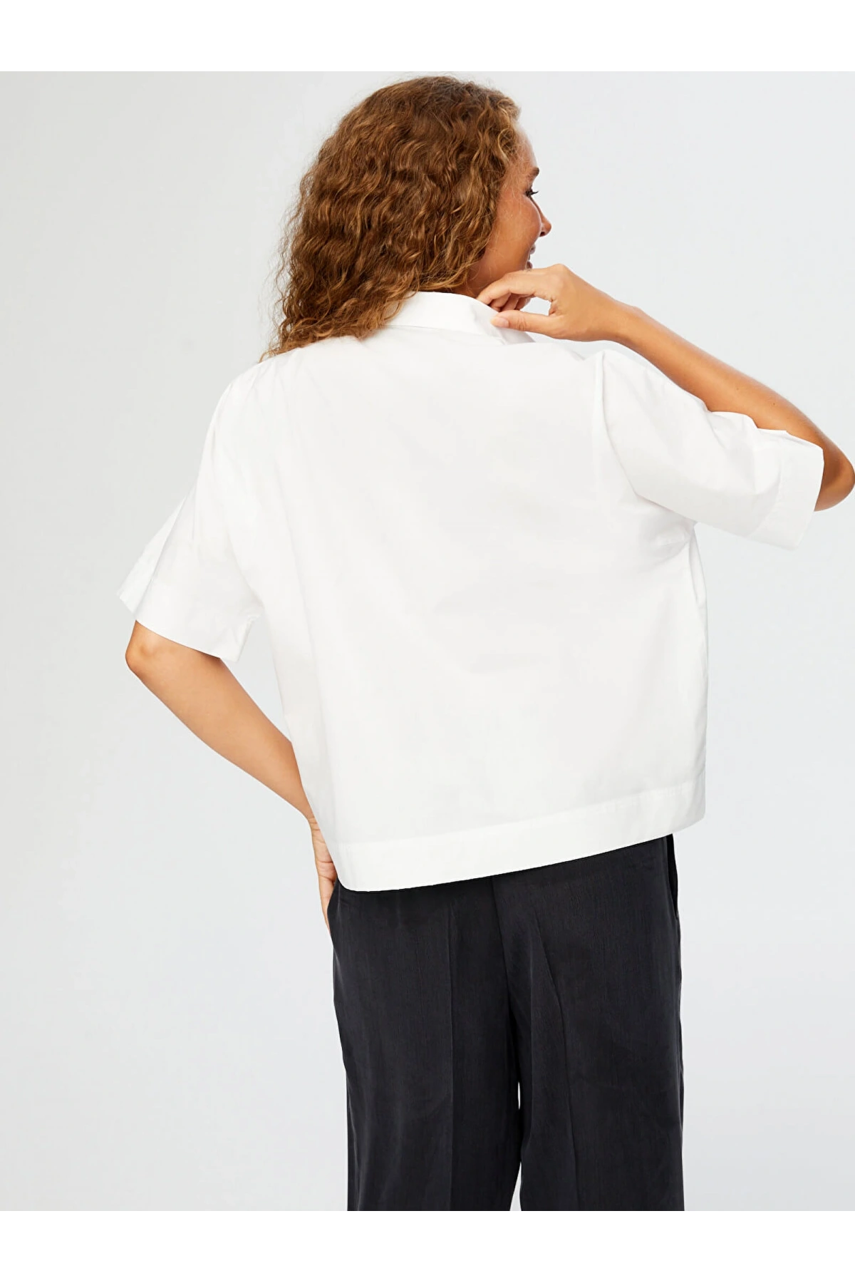 Faik Sönmez Kadın Kısa Kol Rahat Form Poplin Beyaz Gömlek UW26GML003