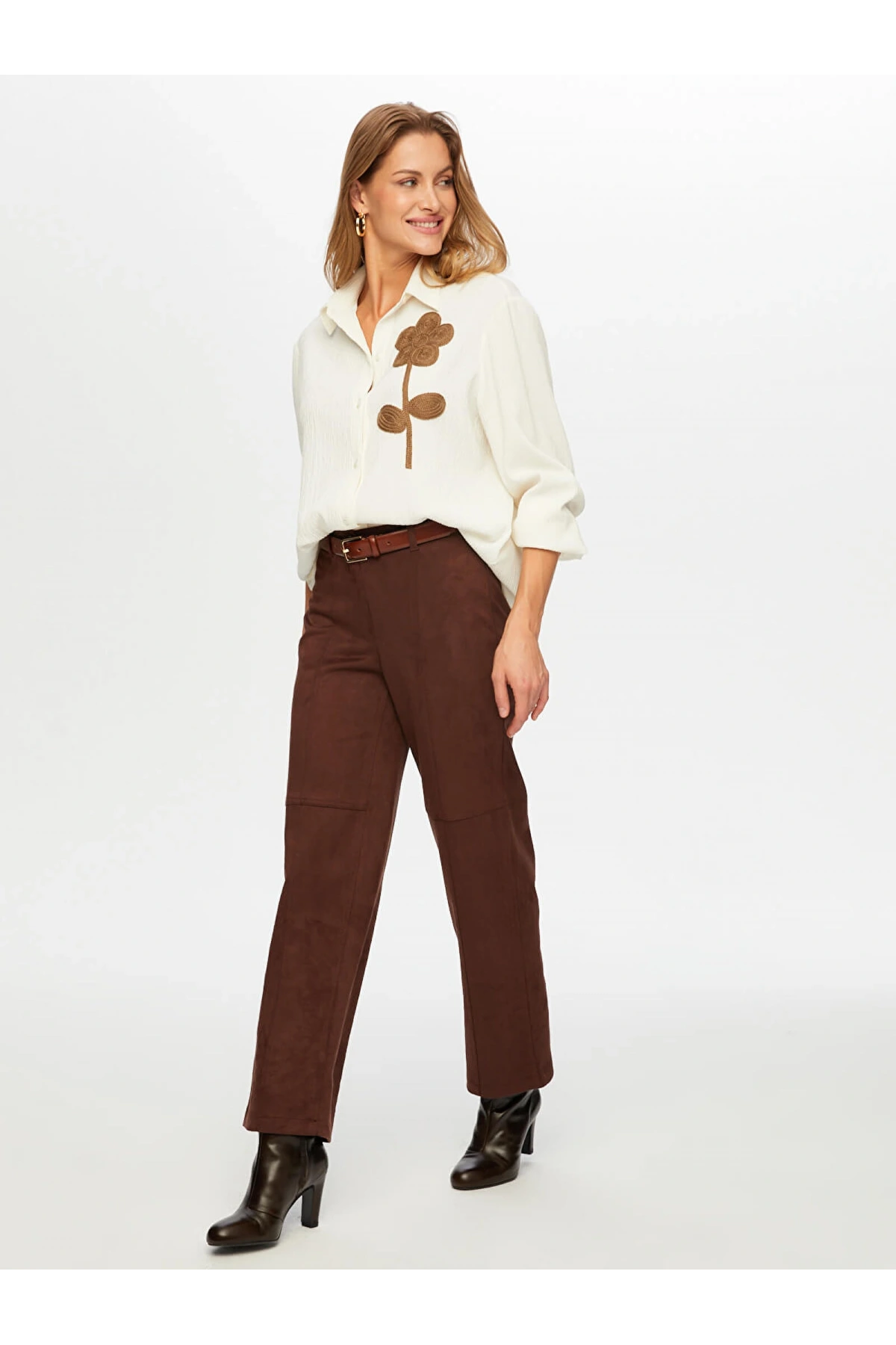 Faik Sönmez Kadın Straight Fit Kahverengi Süet Pantolon UW26PNT006