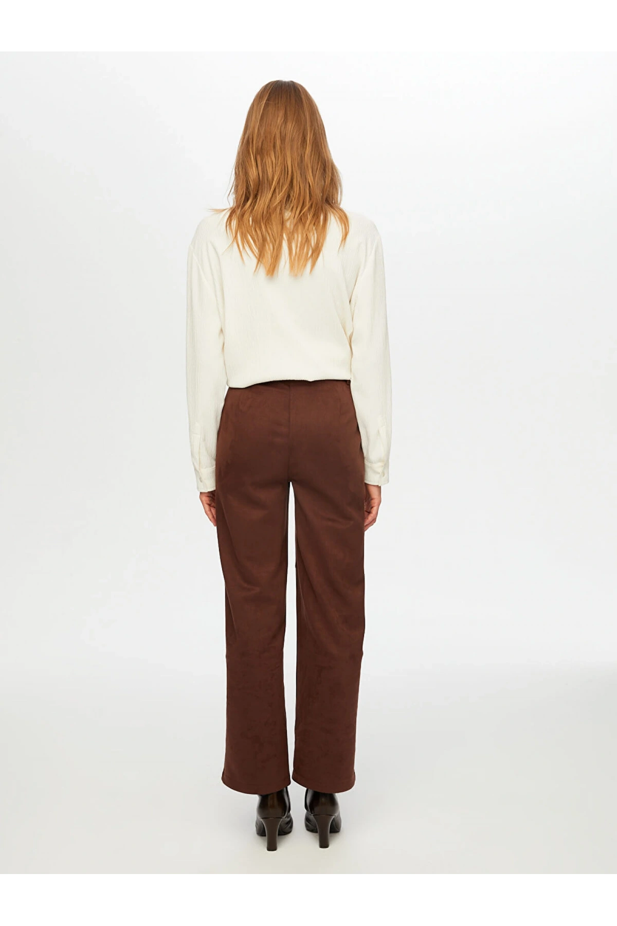 Faik Sönmez Kadın Straight Fit Kahverengi Süet Pantolon UW26PNT006