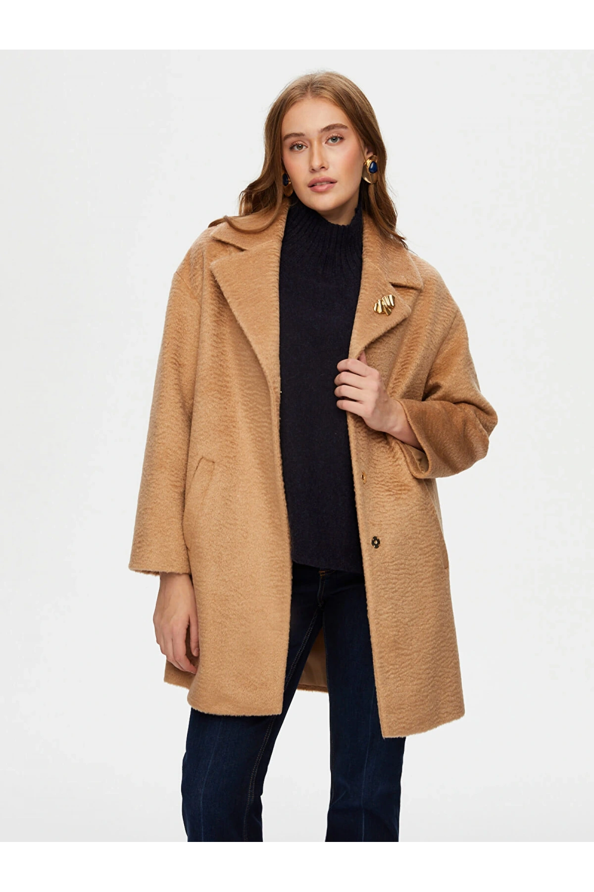 Faik Sönmez Kadın Broş Detaylı Suni Astragan Bej Kaban UW26KBN007