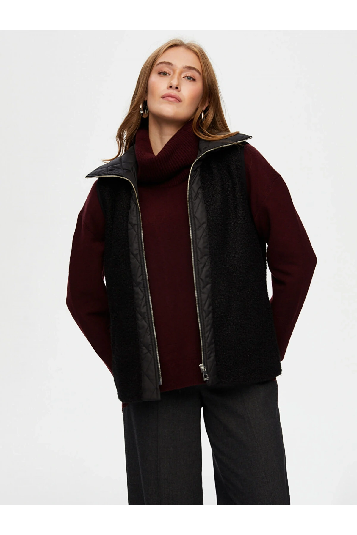 Faik Sönmez Kadın Kapitone Garnili Bürümcük Siyah Yelek UW26KYL005