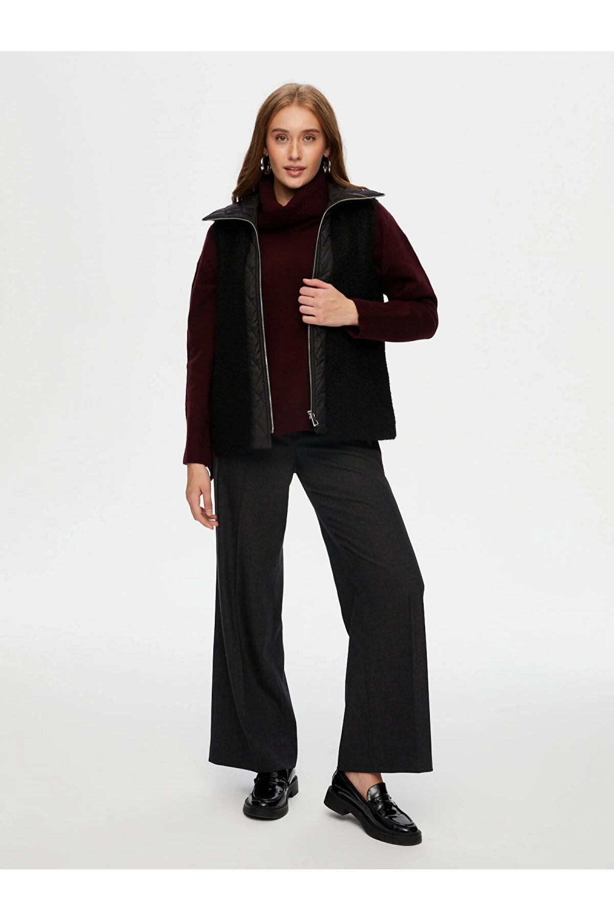 Faik Sönmez Kadın Kapitone Garnili Bürümcük Siyah Yelek UW26KYL005