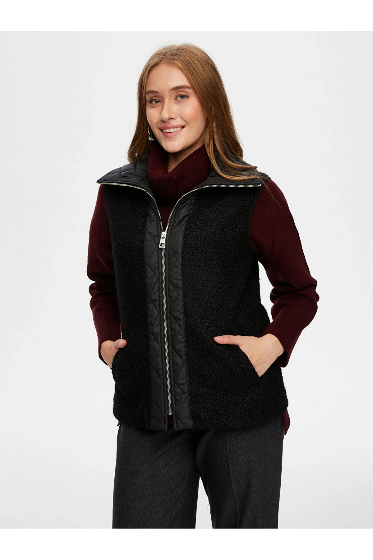 Faik Sönmez Kadın Kapitone Garnili Bürümcük Siyah Yelek UW26KYL005