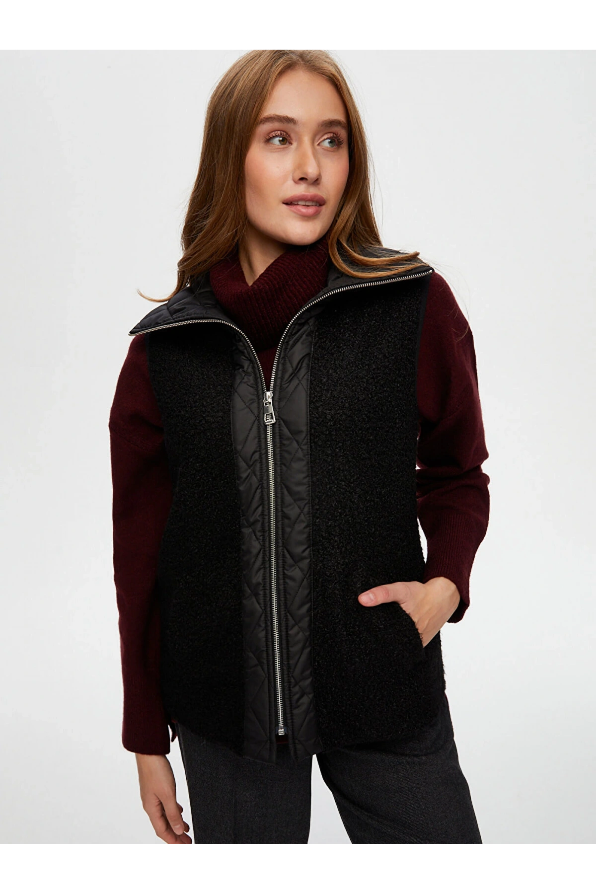 Faik Sönmez Kadın Kapitone Garnili Bürümcük Siyah Yelek UW26KYL005