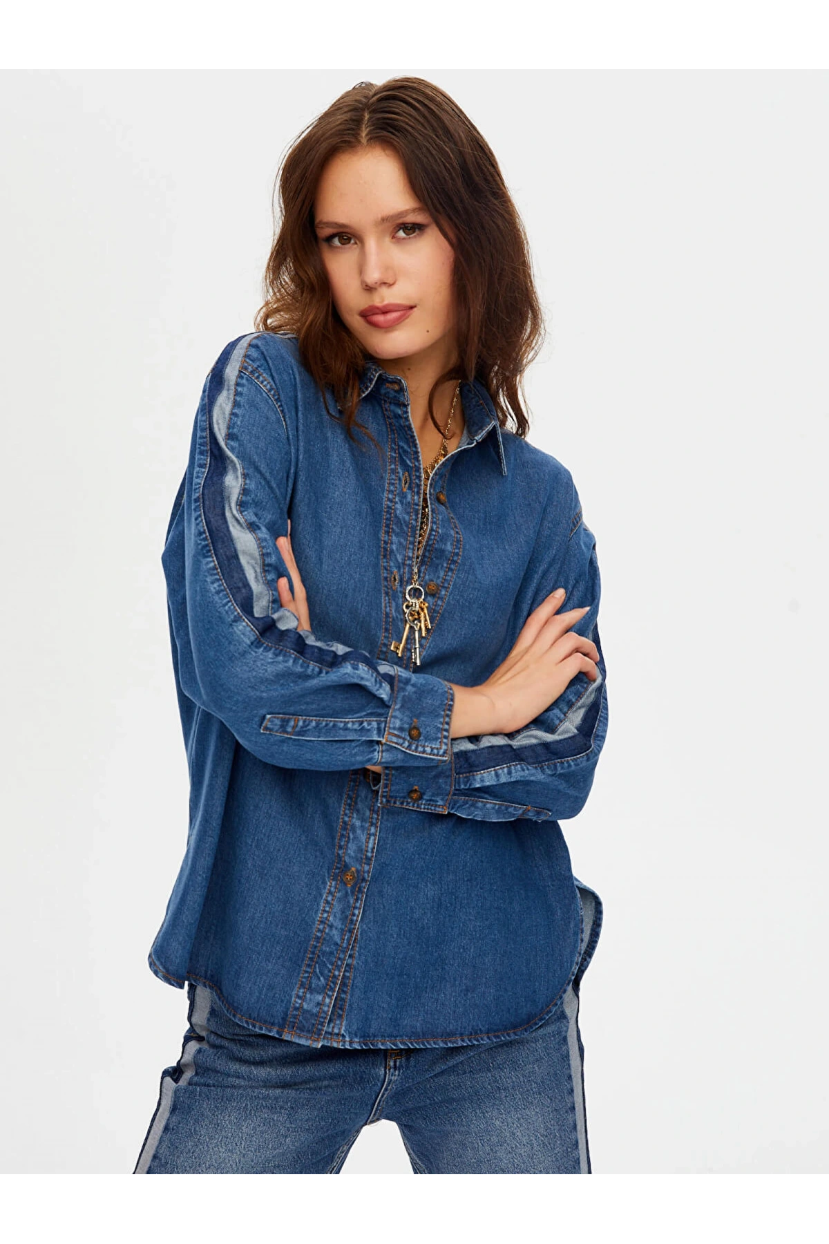 Faik Sönmez Kadın Kontrast Bant Detaylı Tenselli İndigo Jean Gömlek UW26JGM001