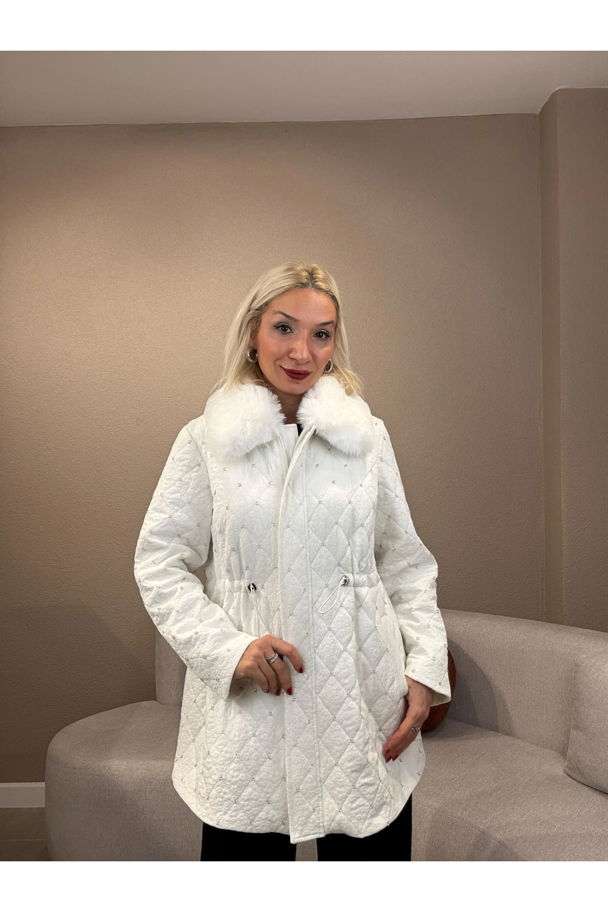 Fuat Gürşen Yakası Kürk Taşlı Kap 4805