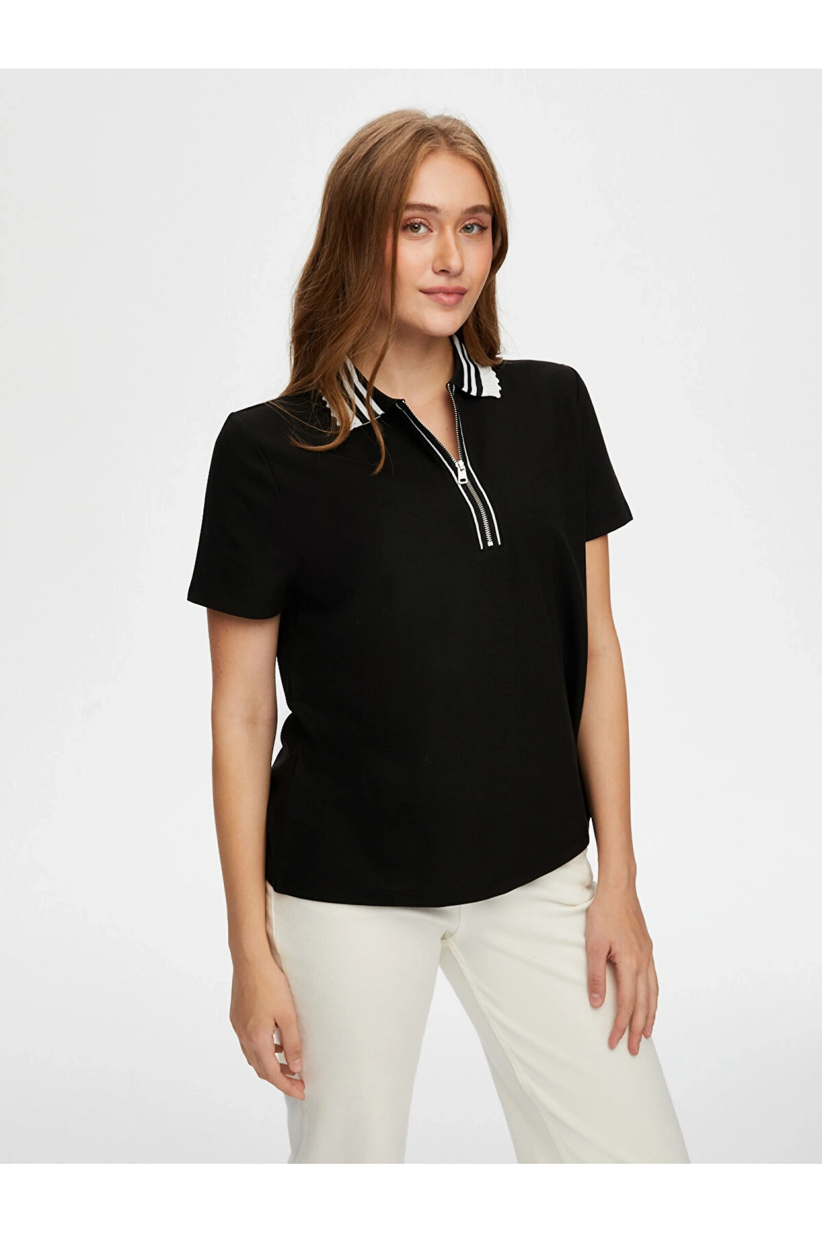 Faik Sönmez Kadın Fermuar Detaylı Polo Yaka Kısa Kol Siyah T-Shirt UW26TSH082