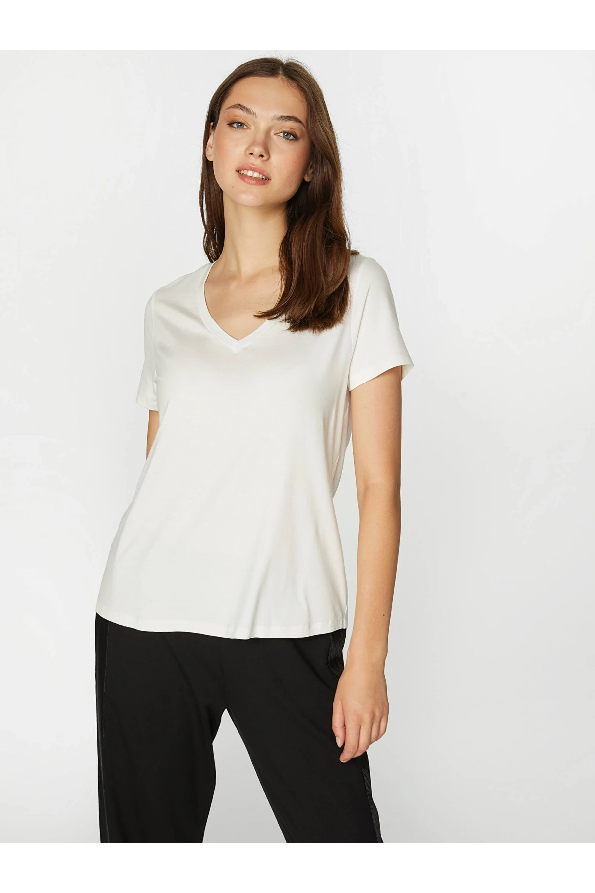 Faik Sönmez Kadın V Yaka Kısa Kol Ekru T-Shirt B00001