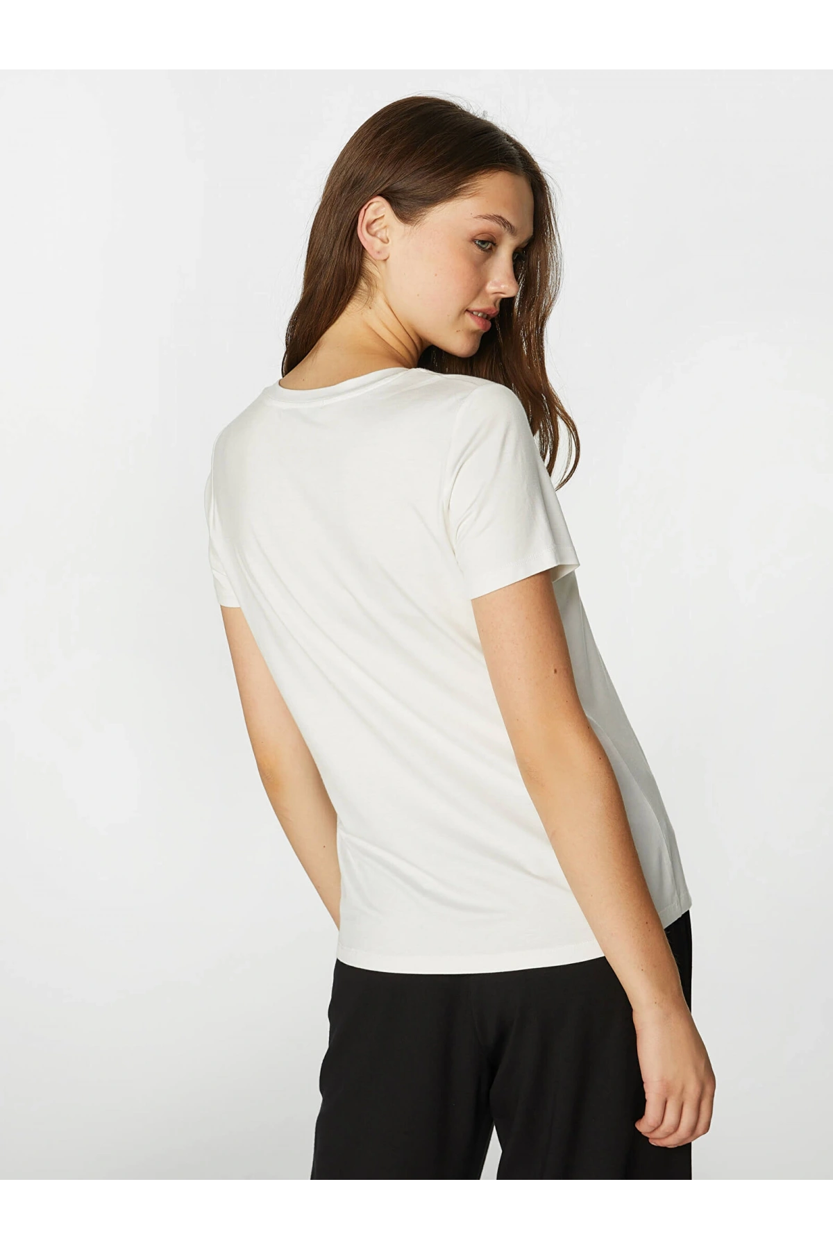 Faik Sönmez Kadın V Yaka Kısa Kol Ekru T-Shirt B00001
