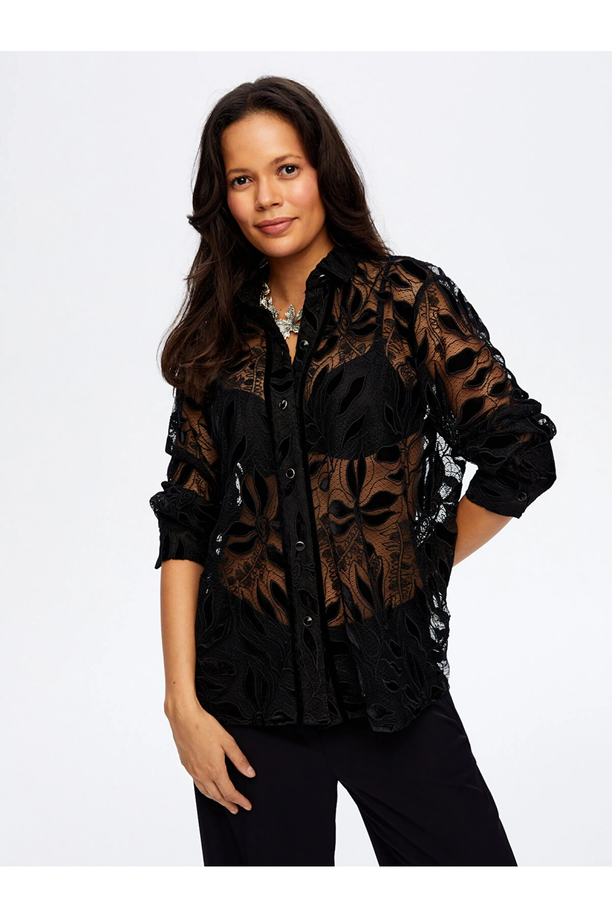 Faik Sönmez Kadın Dantelli Siyah Gömlek UW26GML018