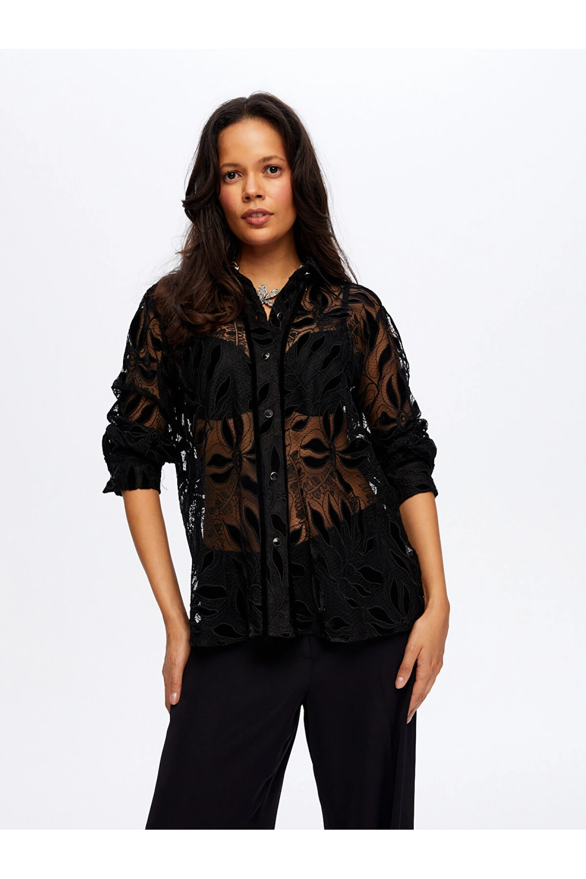 Faik Sönmez Kadın Dantelli Siyah Gömlek UW26GML018