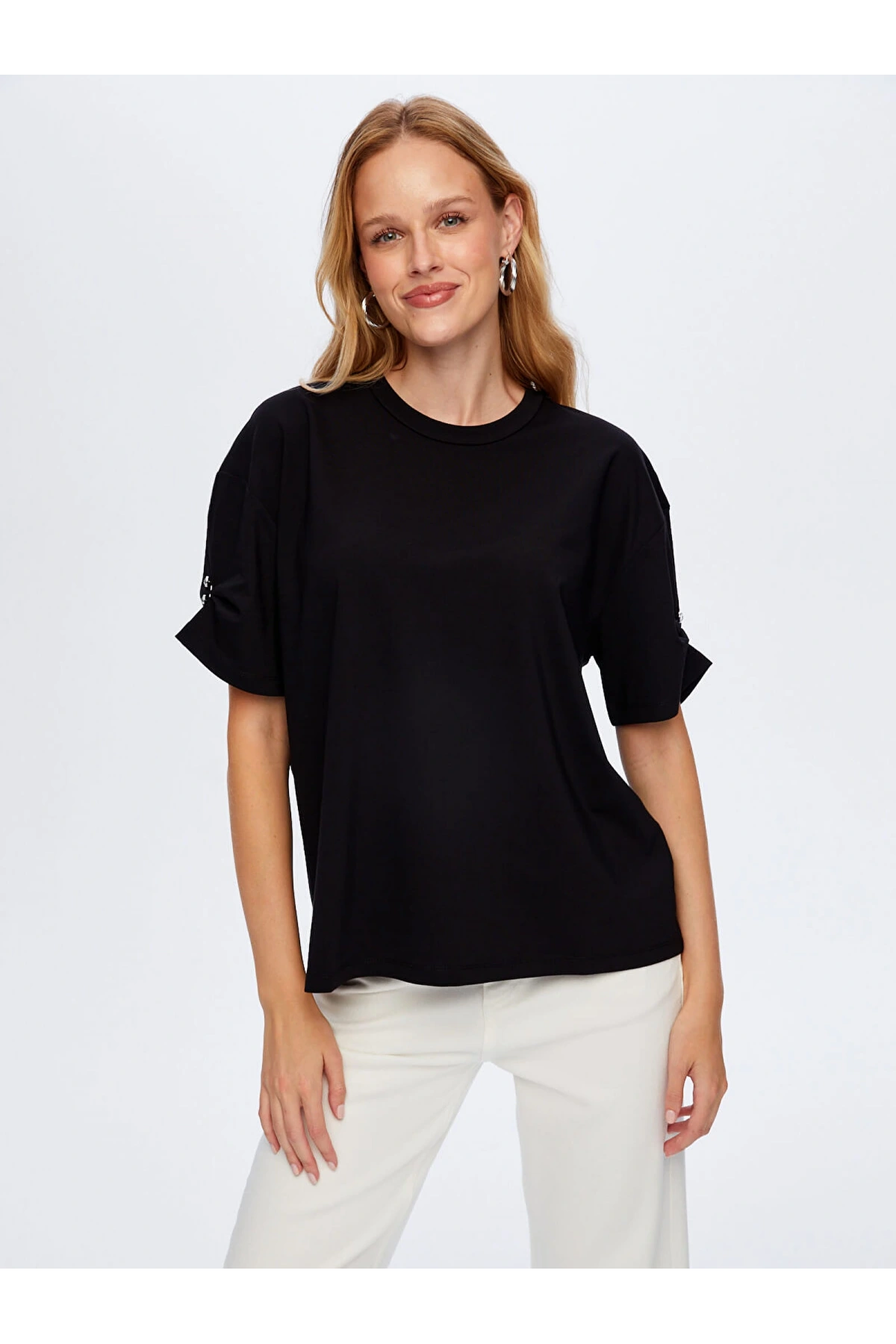 Faik Sönmez Kadın Kolları Taş Detaylı Yuvarlak Yaka Siyah T-Shirt UW26TSH088