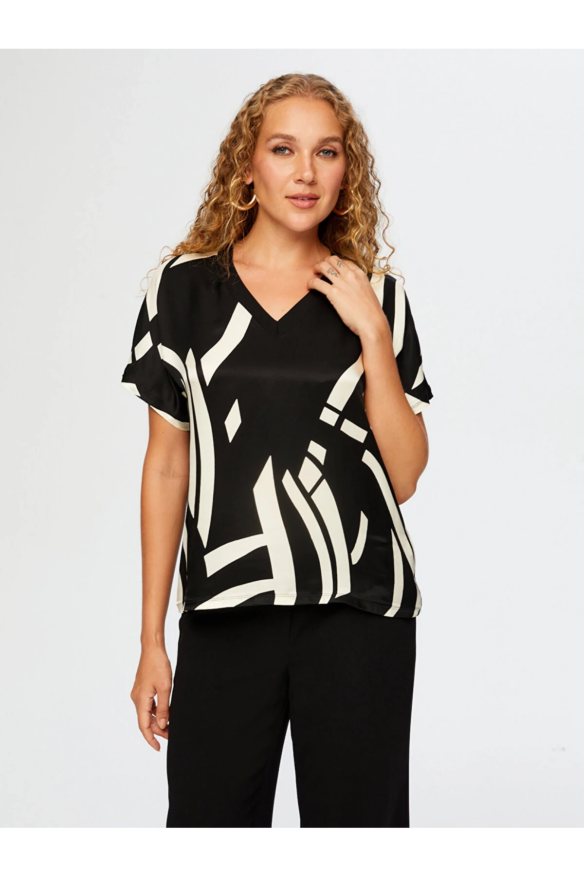 Faik Sönmez Kadın Arkası Örme Önü Monochrome Desen Örme Siyah Bluz UW26BLZ017