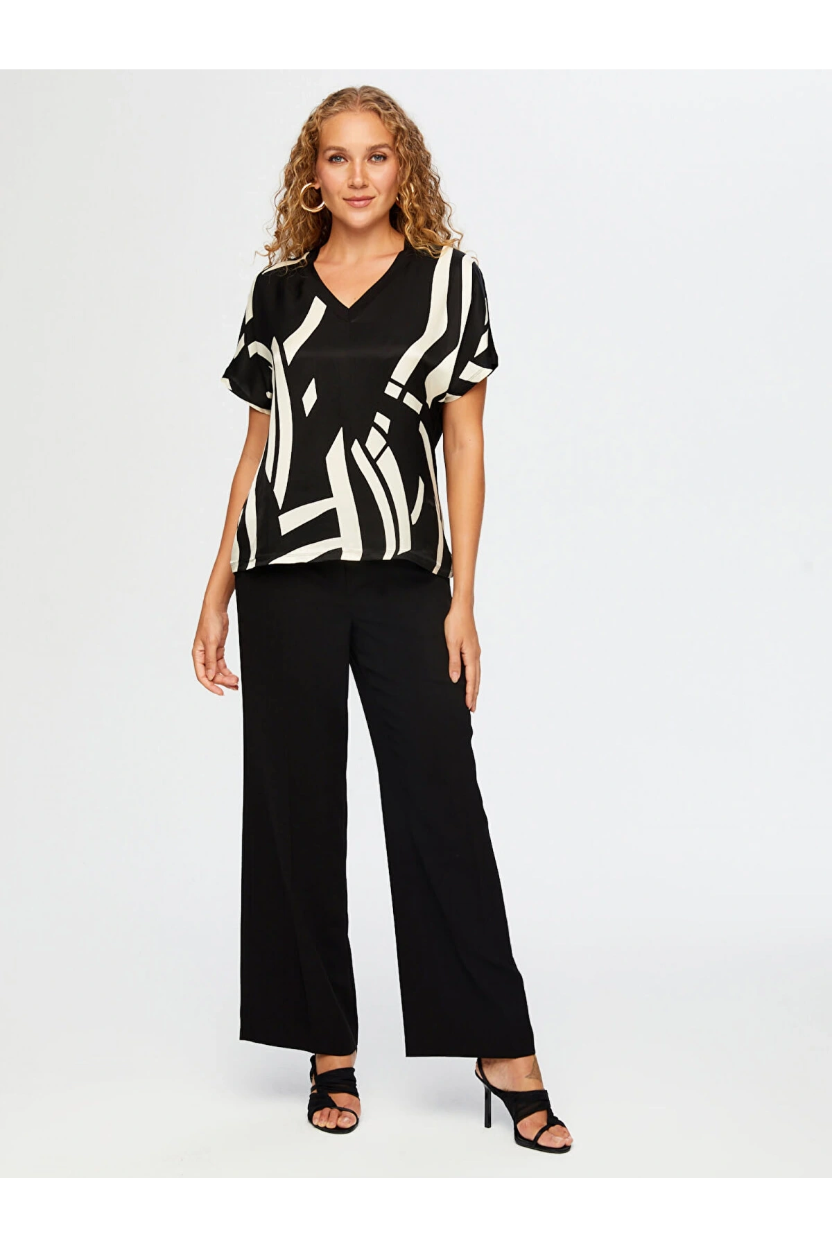 Faik Sönmez Kadın Arkası Örme Önü Monochrome Desen Örme Siyah Bluz UW26BLZ017