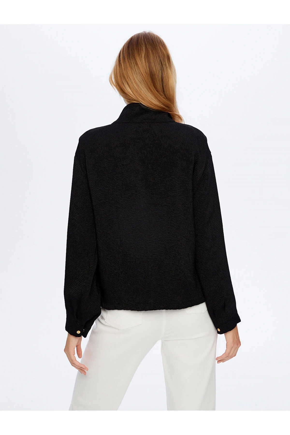 Faik Sönmez Kadın Gold Çıtçıt Detaylı Kendinden Dokulu Saten Siyah Bomber Ceket UW26BMB002