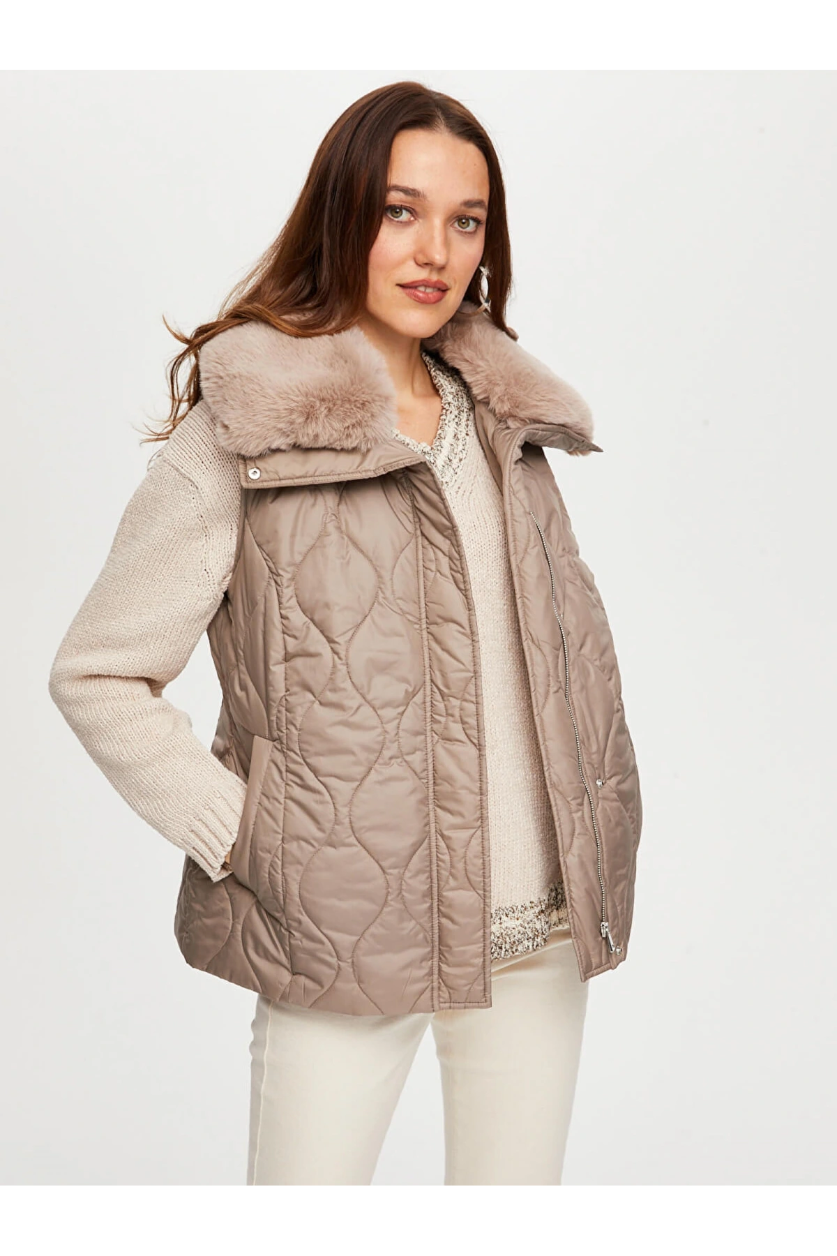 Faik Sönmez Kadın Yakası Suni Kürk Detalı Kapitone Vizon Yelek UW26KYL008