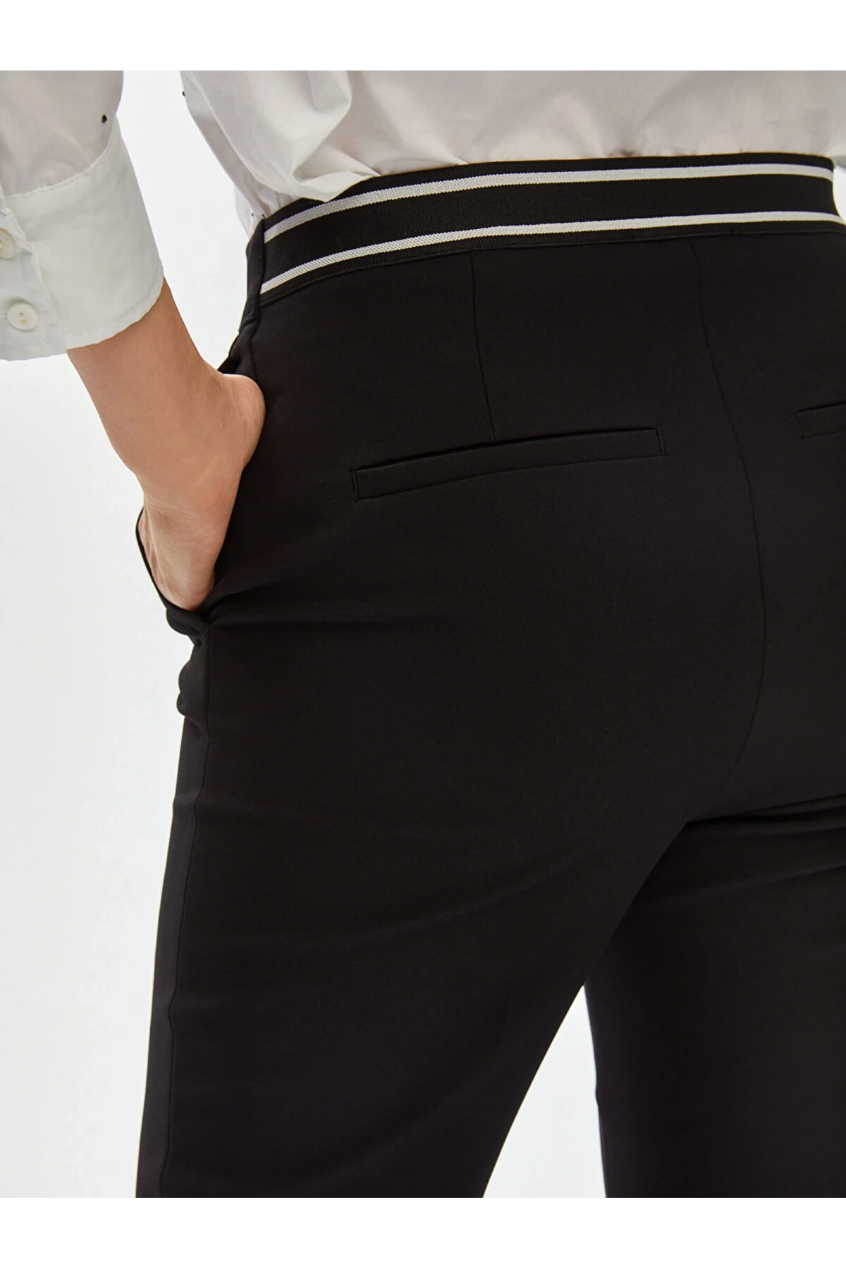 Faik Sönmez Kadın Arka Kemeri Lastikli Slim Fit Siyah Pantolon B00088