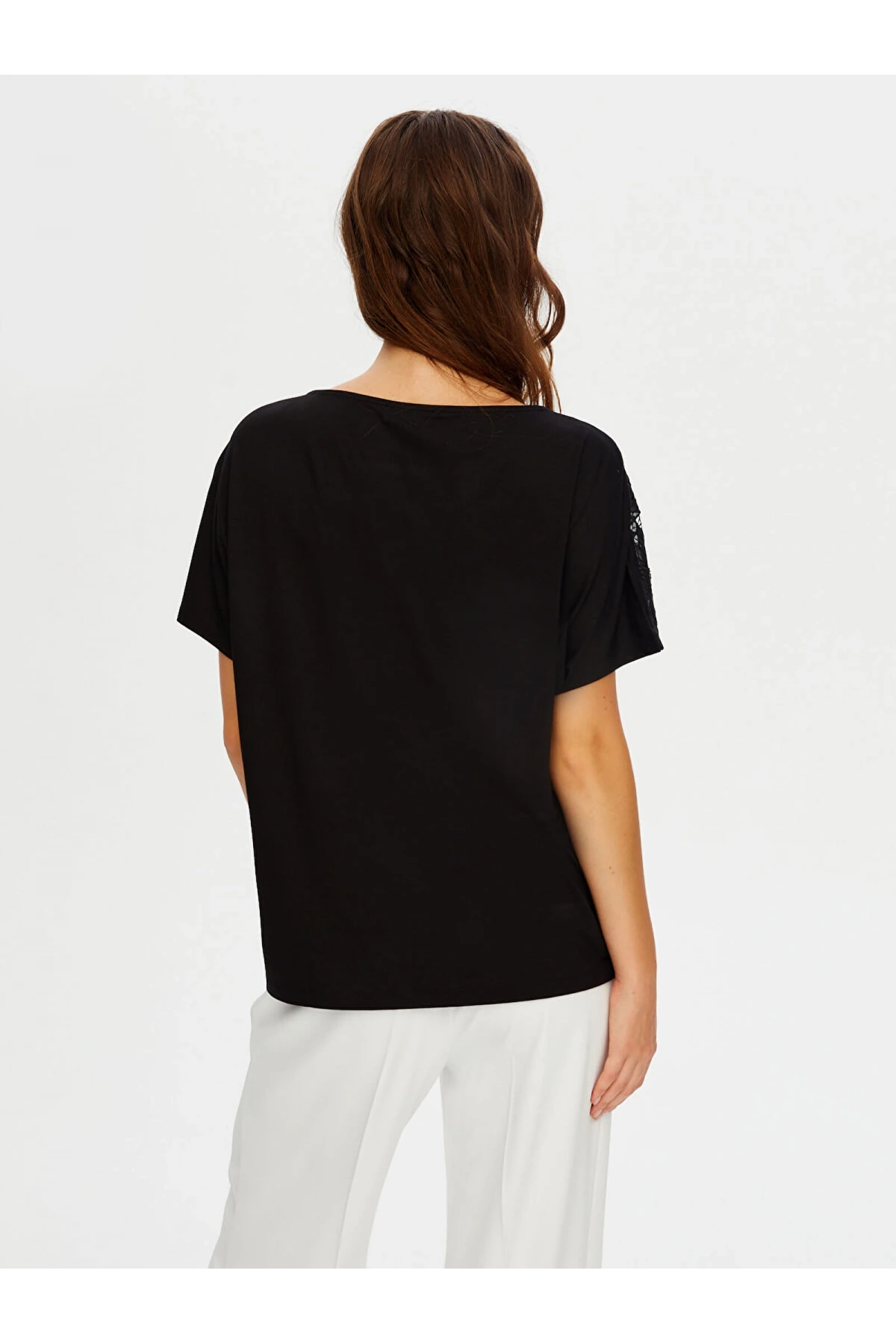 Faik Sönmez Kadın Payetli Dantel Garnili Kayık Yaka Kısa Kol Örme Siyah Bluz UW26BLZ027