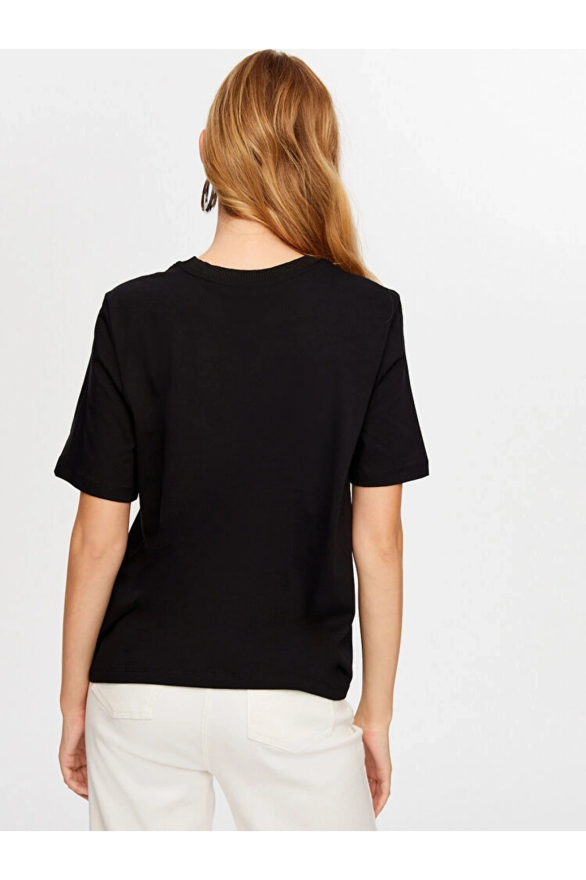 Faik Sönmez Kadın Taş Kalp Nakışlı Kısa Kollu Siyah T-Shirt UW26TSH094