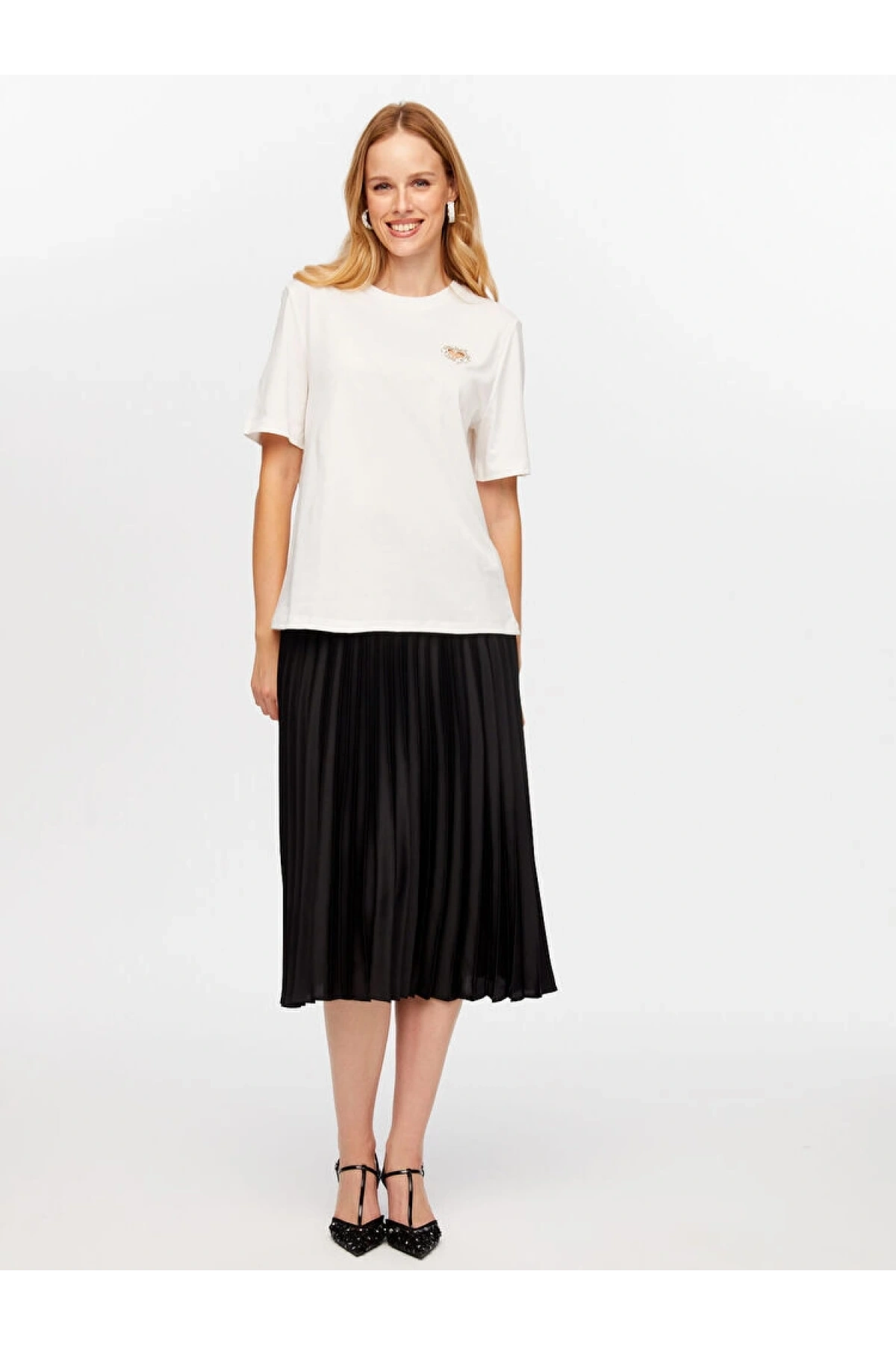 Faik Sönmez Kadın Taş Kalp Nakışlı Kısa Kollu Ekru T-Shirt UW26TSH094
