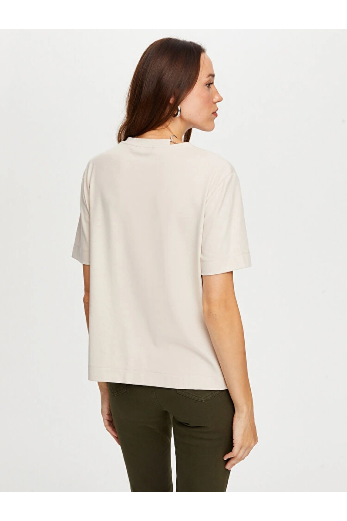 Faik Sönmez Yakası Zincir Düğme Aksesuarlı Kısa Kol T-Shirt UW26TSH087