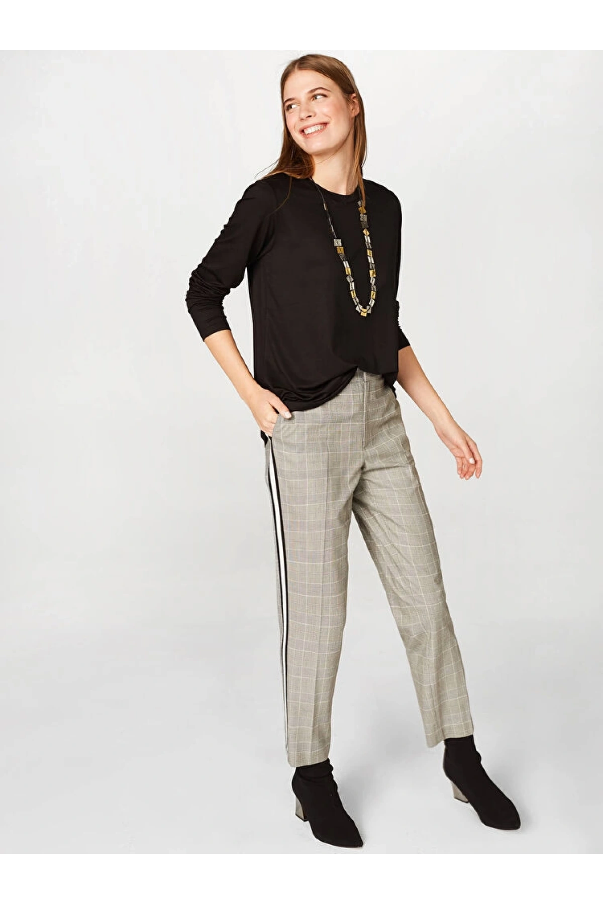 Faik Sönmez Kadın Yuvarlak Yaka Uzun Kol Siyah T-Shirt B00013