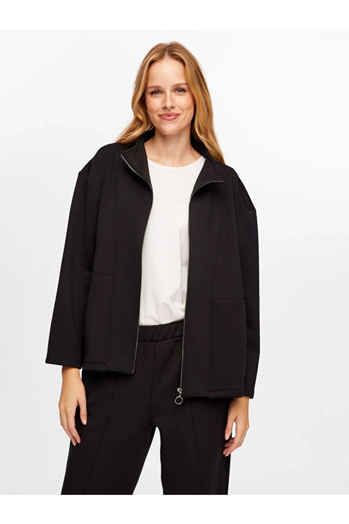 Faik Sönmez Kadın Dik Yaka Modallı Siyah Eşofman Üstü UW26ESU005