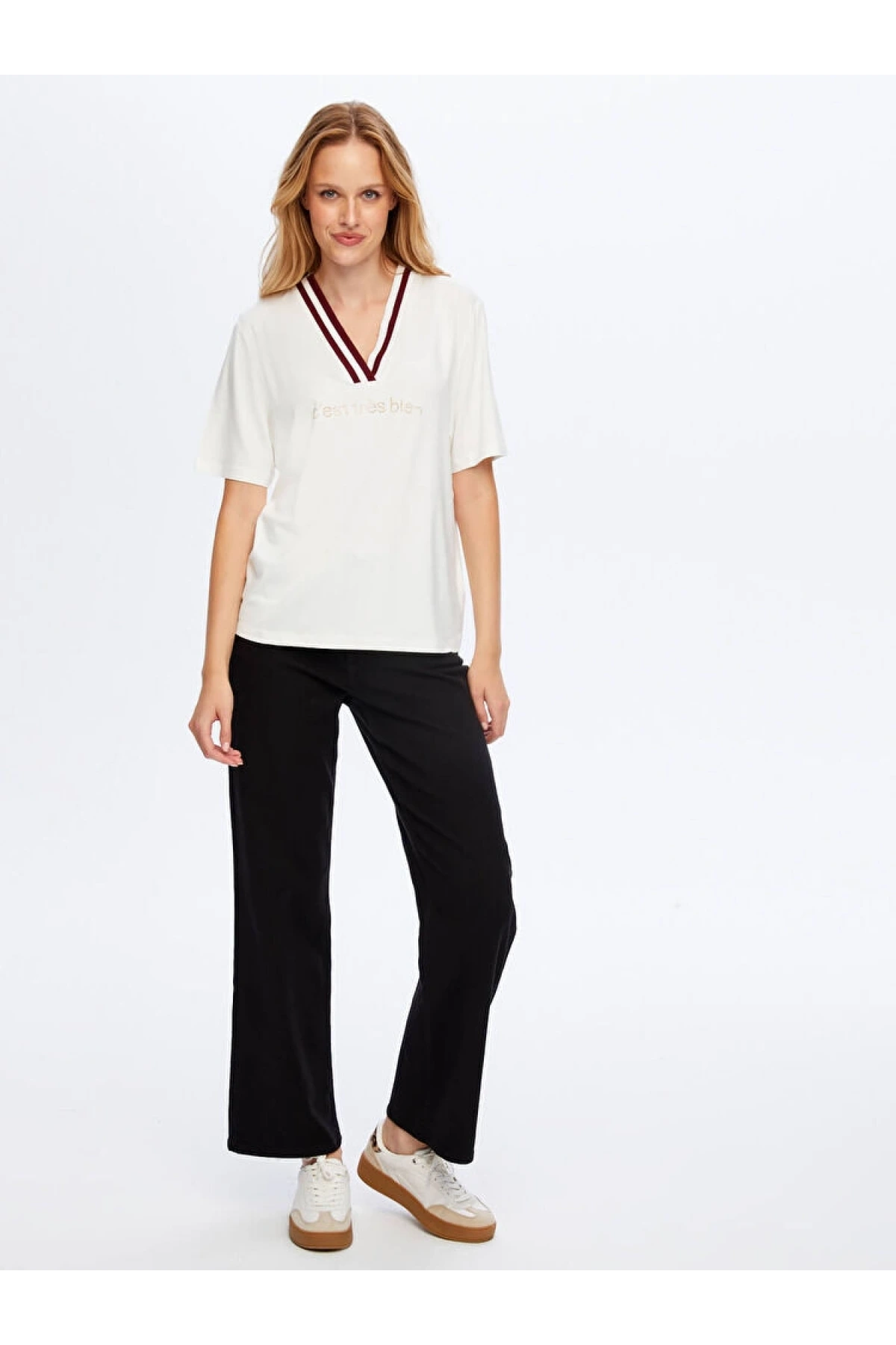 Faik Sönmez Kadın Renkli Triko Yakalı Sloganlı Ekru T-Shirt UW26TSH055
