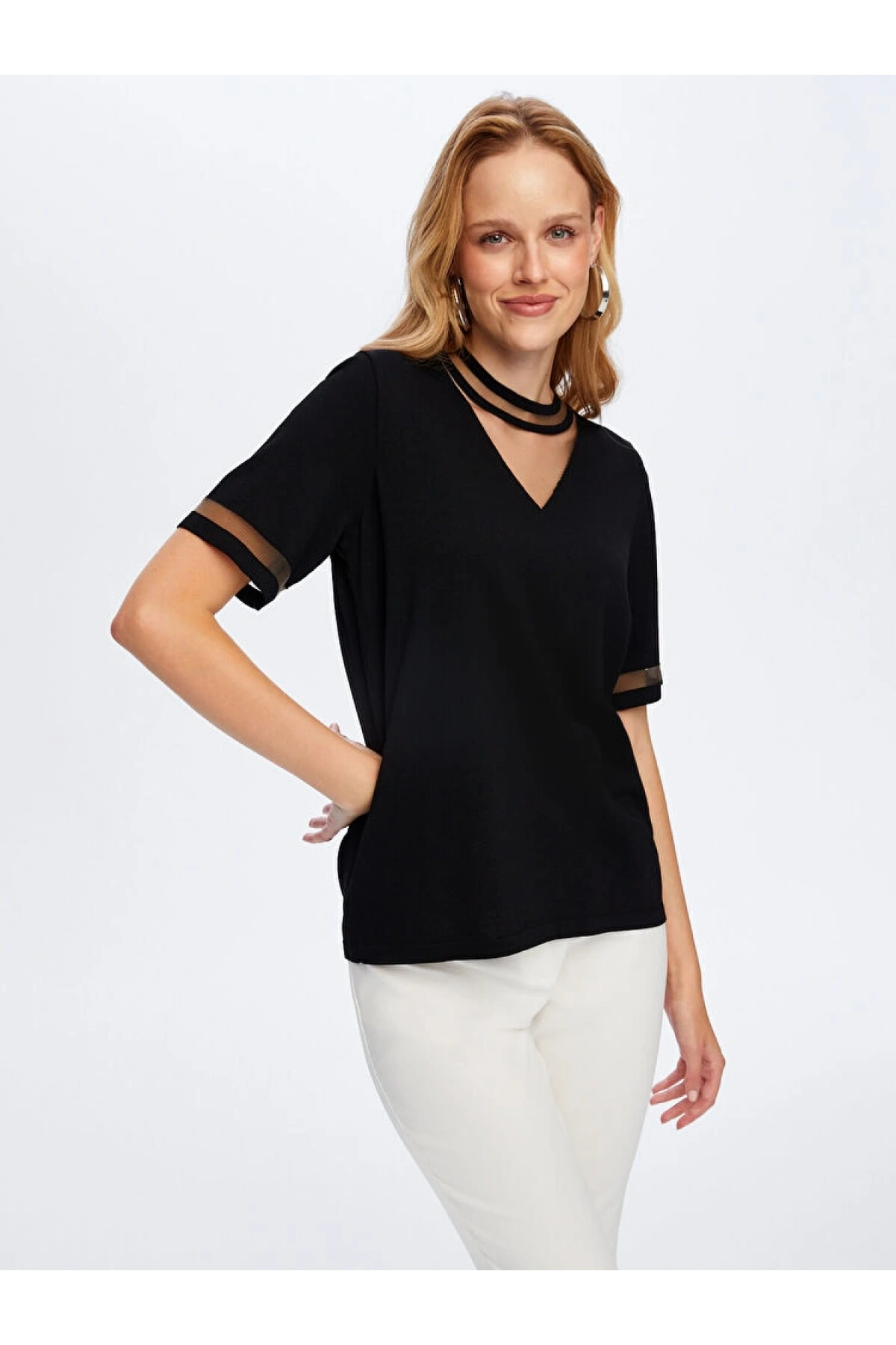 Faik Sönmez Kadın Transparan Detaylı Kısa Kollu Triko Siyah Bluz UW26TRB008
