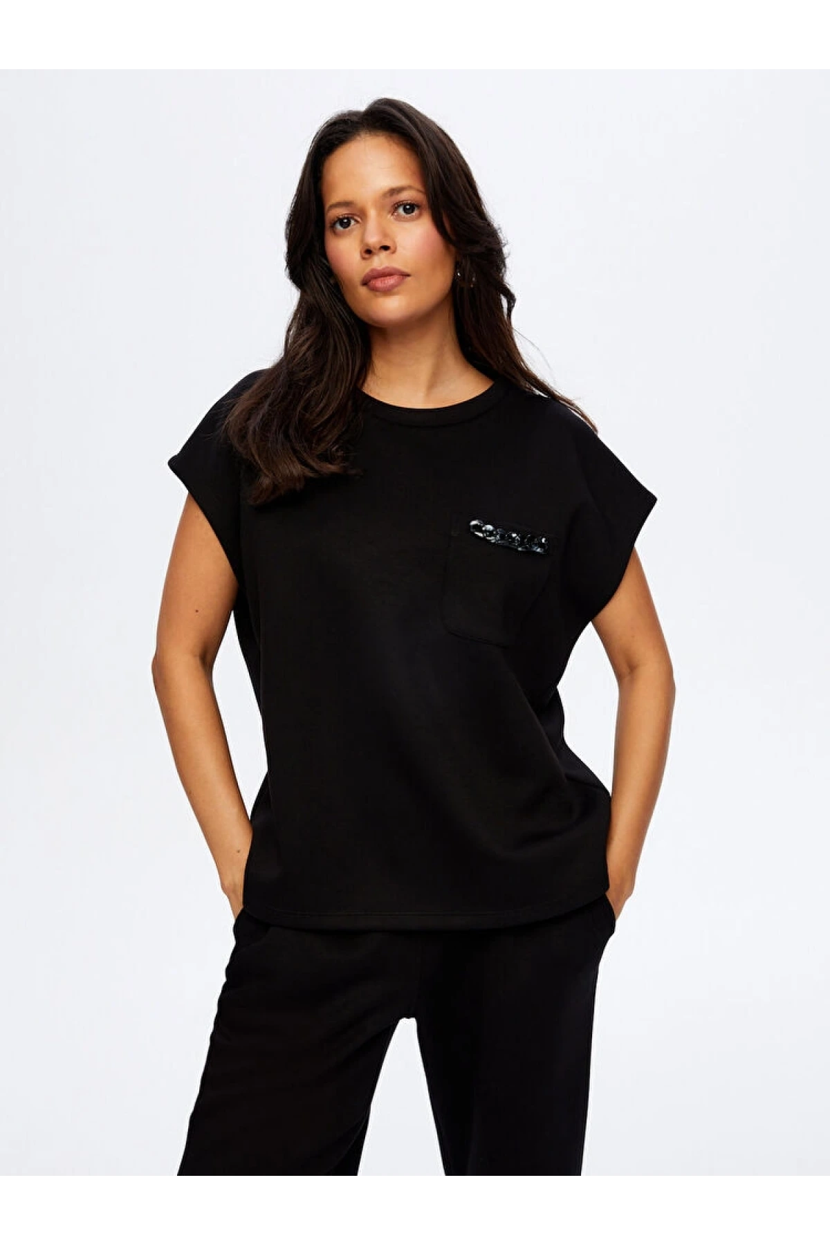 Faik Sönmez Kadın Relax Kısa Kollu Kemik Aksesuar Detaylı Siyah Sweatshirt UW26SWT013