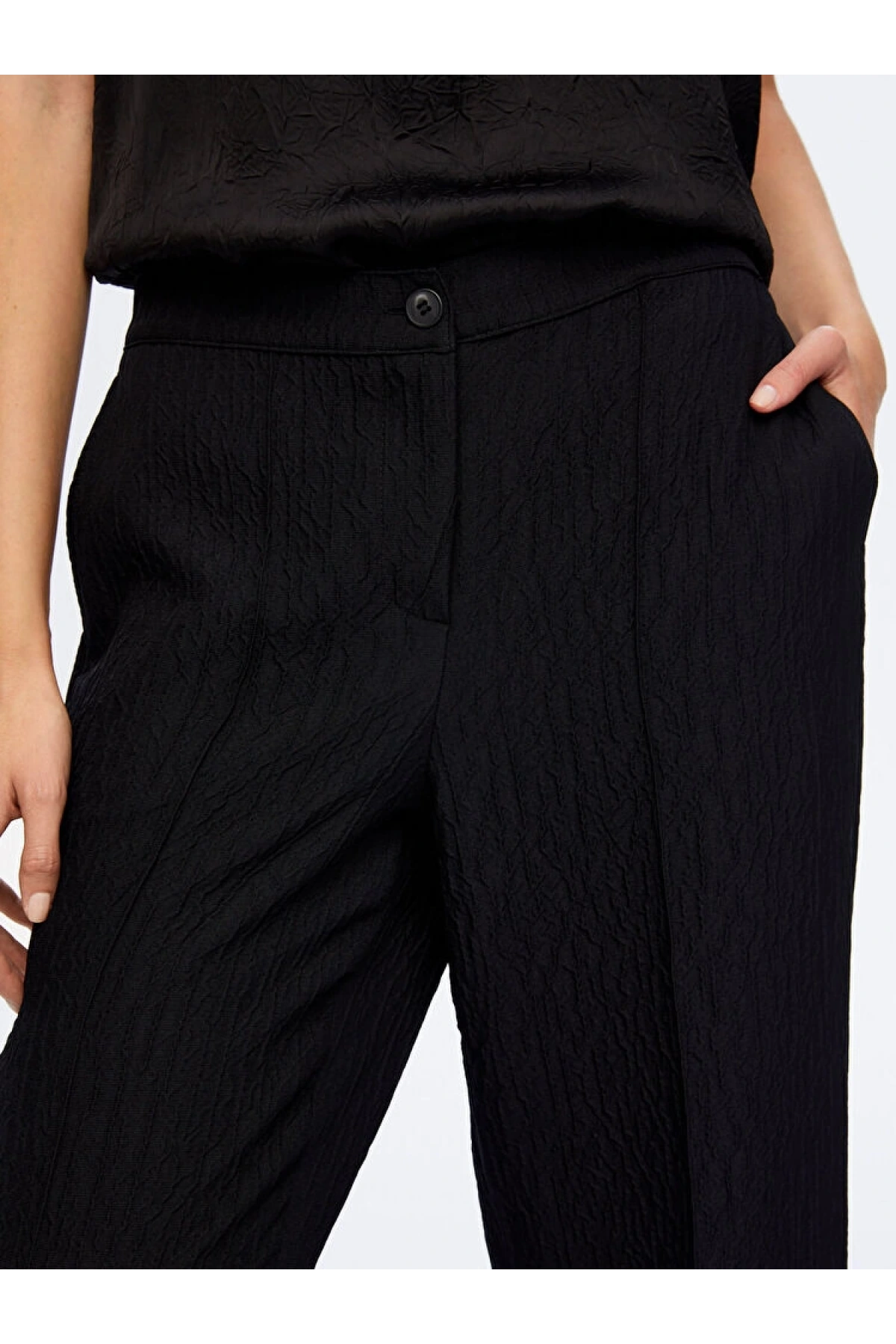 Faik Sönmez Kadın Beli Lastikli Kendinden Dokulu Wide Leg Fit Siyah Pantolon UW26PNT018