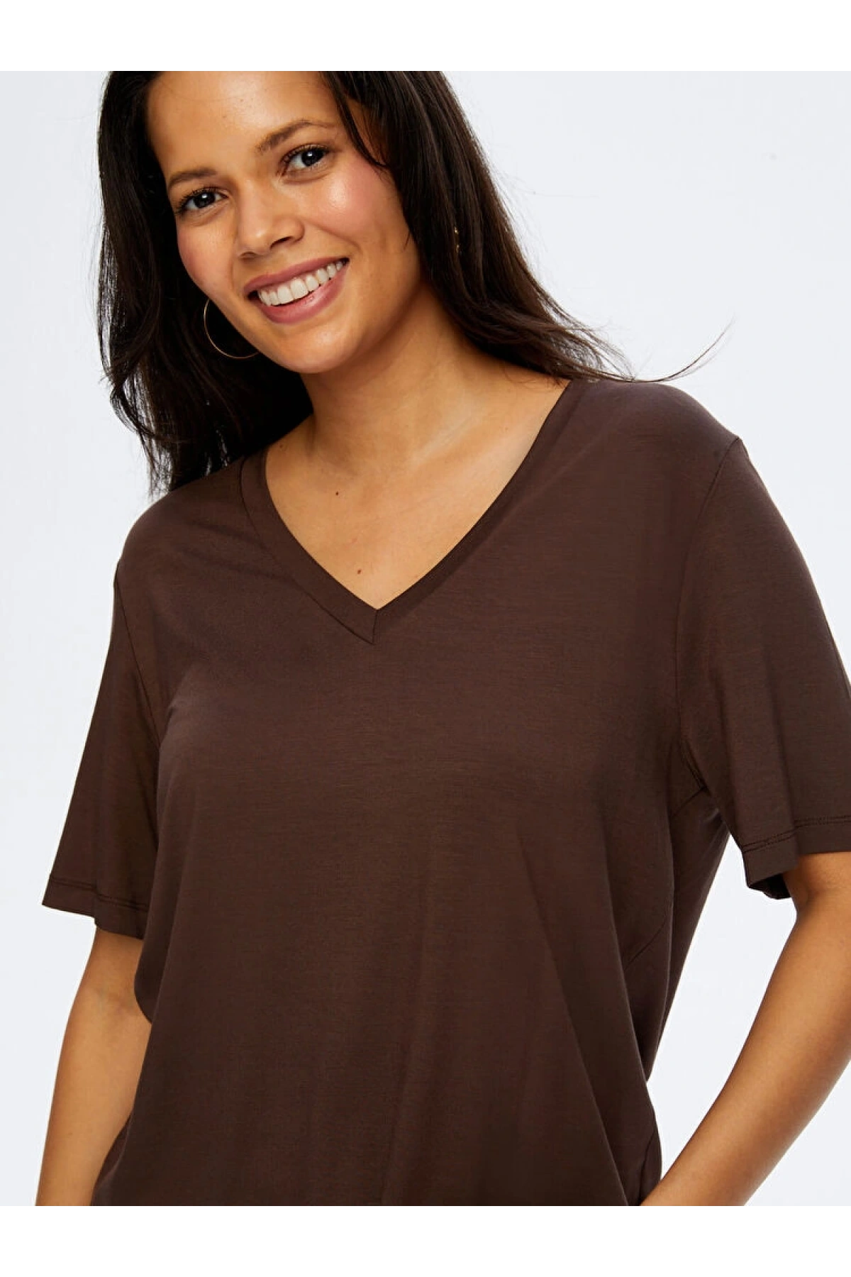 Faik Sönmez Kadın V Yaka Kısa Kol Koyu Kahve T-Shirt BW26TSH008
