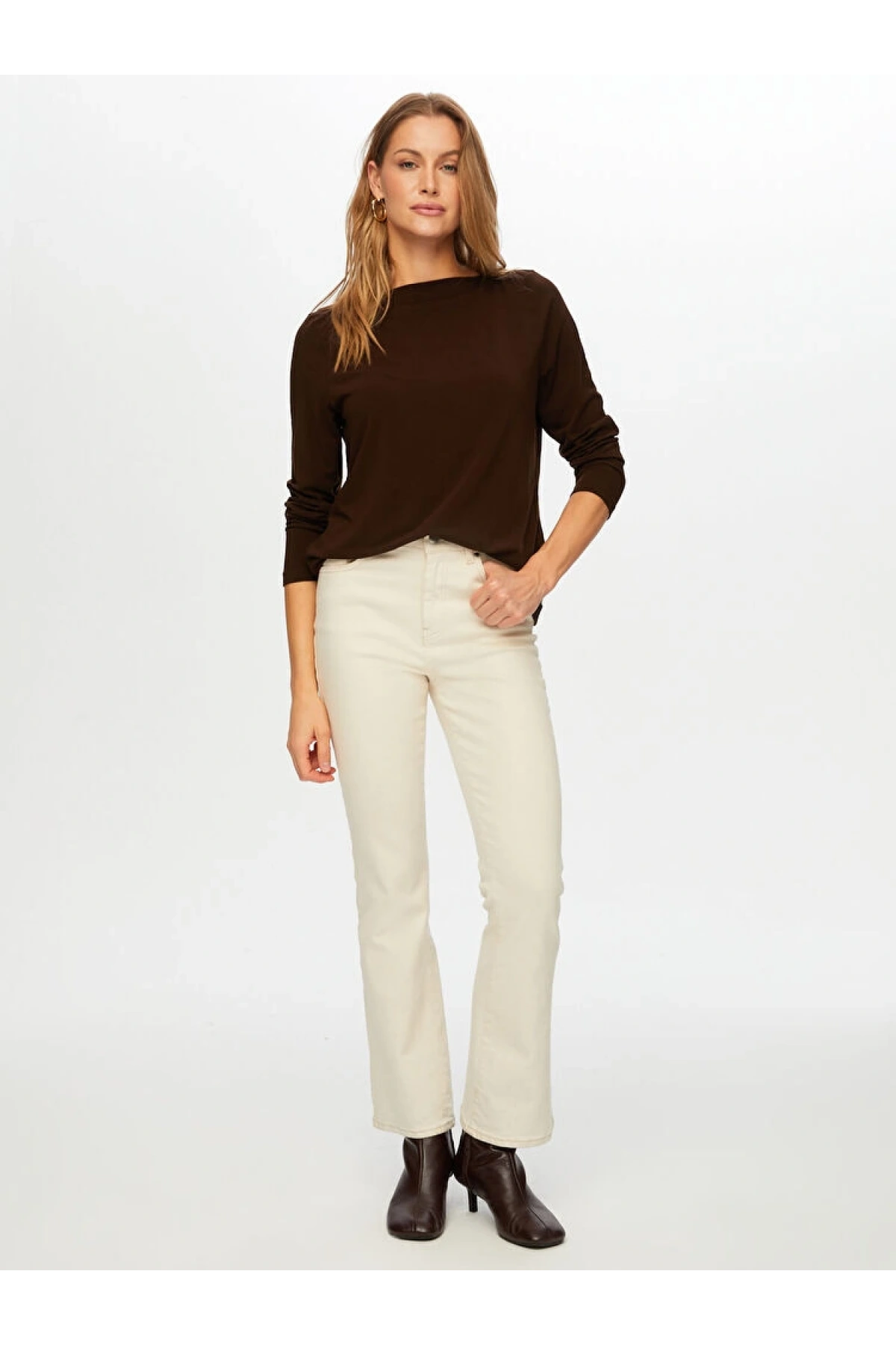Faik Sönmez Kadın Kayık Yaka Triko Görünümlü Örme Koyu Kahve Bluz UW26BLZ009