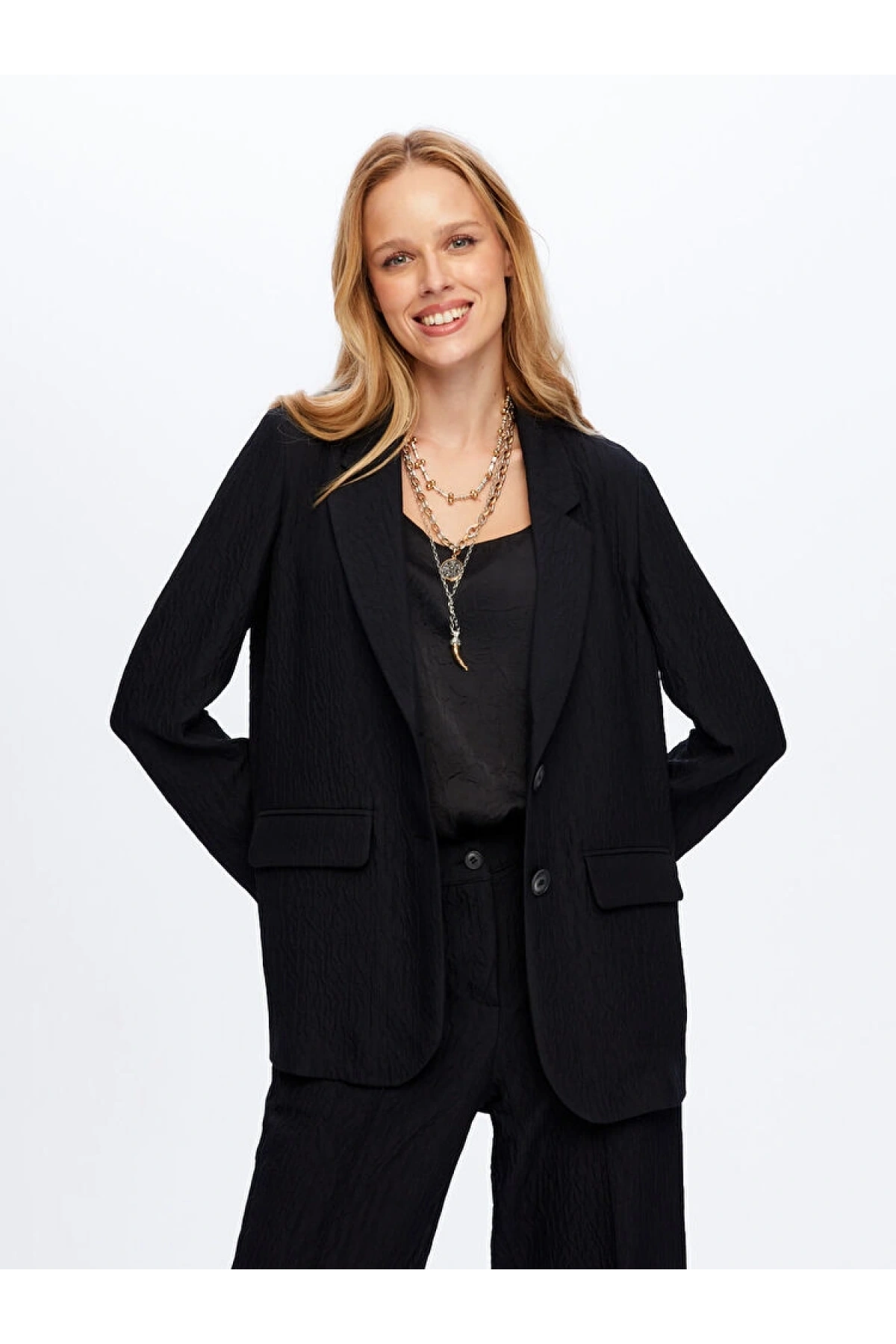 Faik Sönmez Kadın Kendinden Dokulu Astarsız Likralı Siyah Ceket UW26CKT017