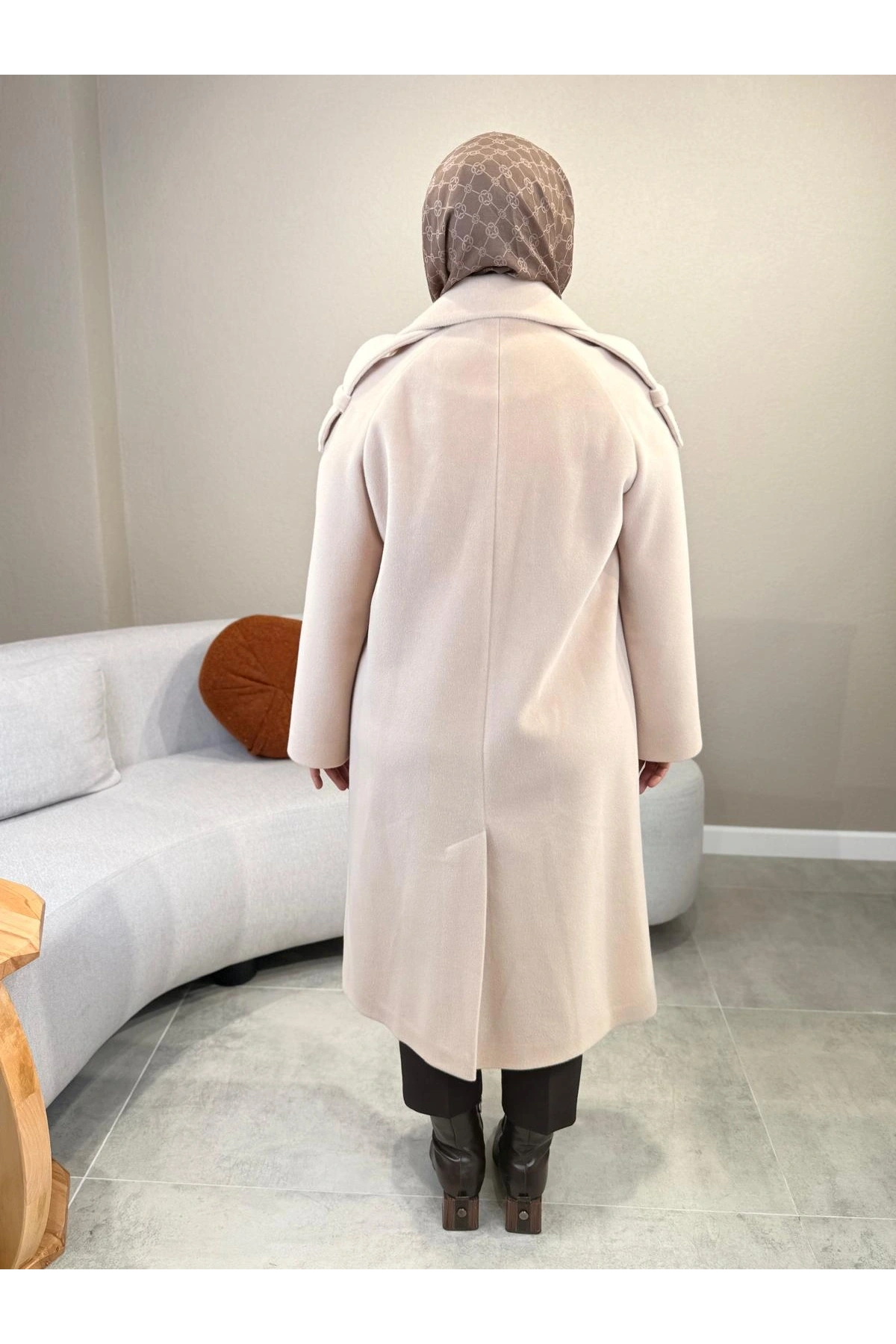 Matex Yakası Broş Detaylı Kaban 8340