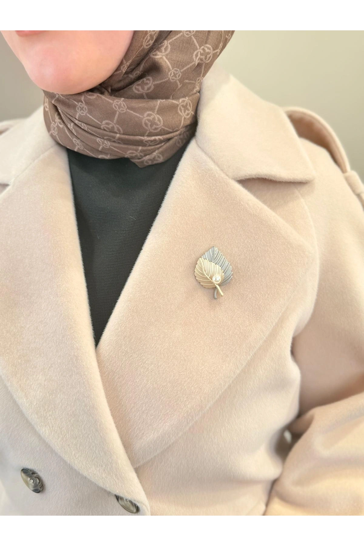 Matex Yakası Broş Detaylı Kaban 8340