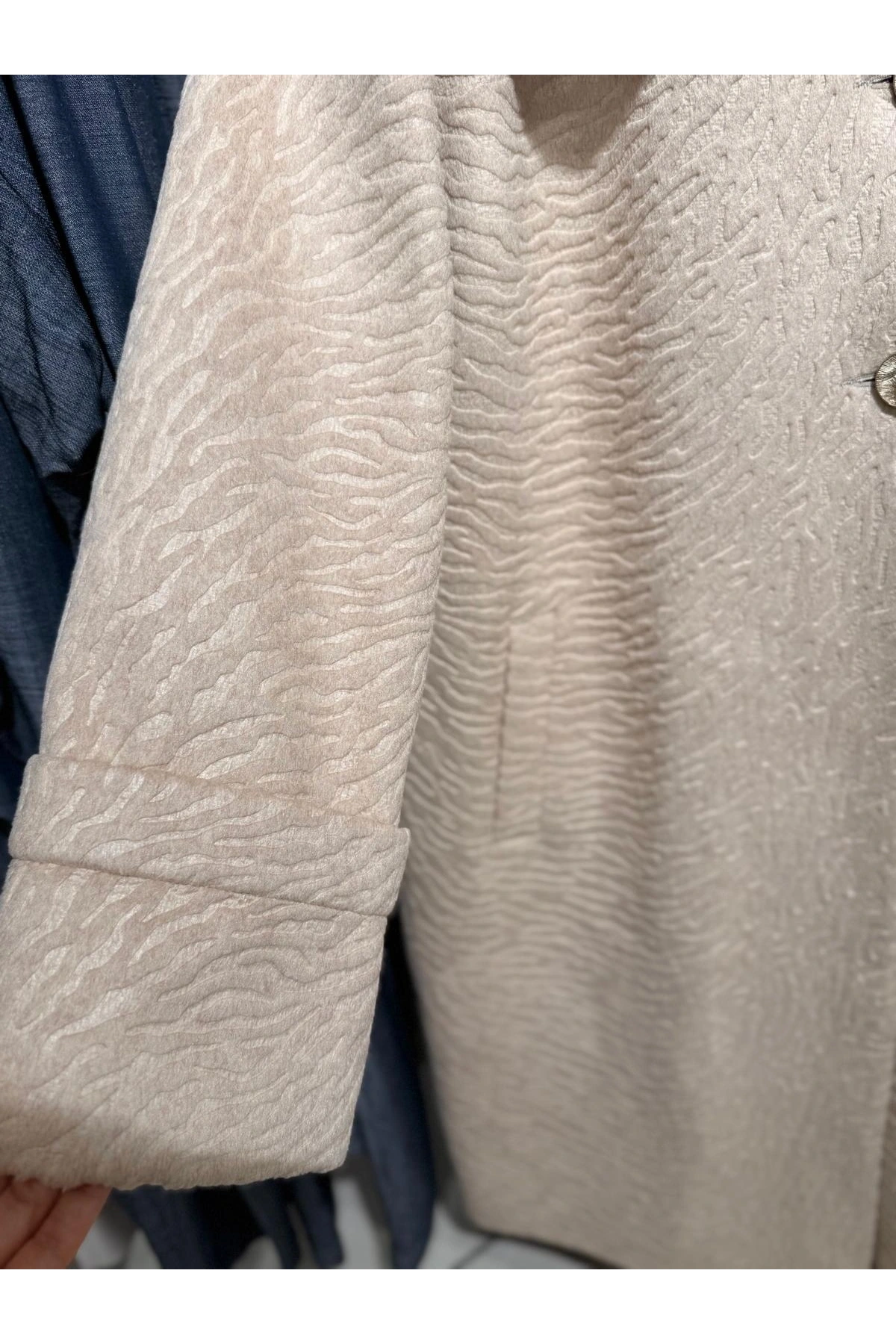 Matex Yakası Peluş Kendinden Desenli Kaban 8108