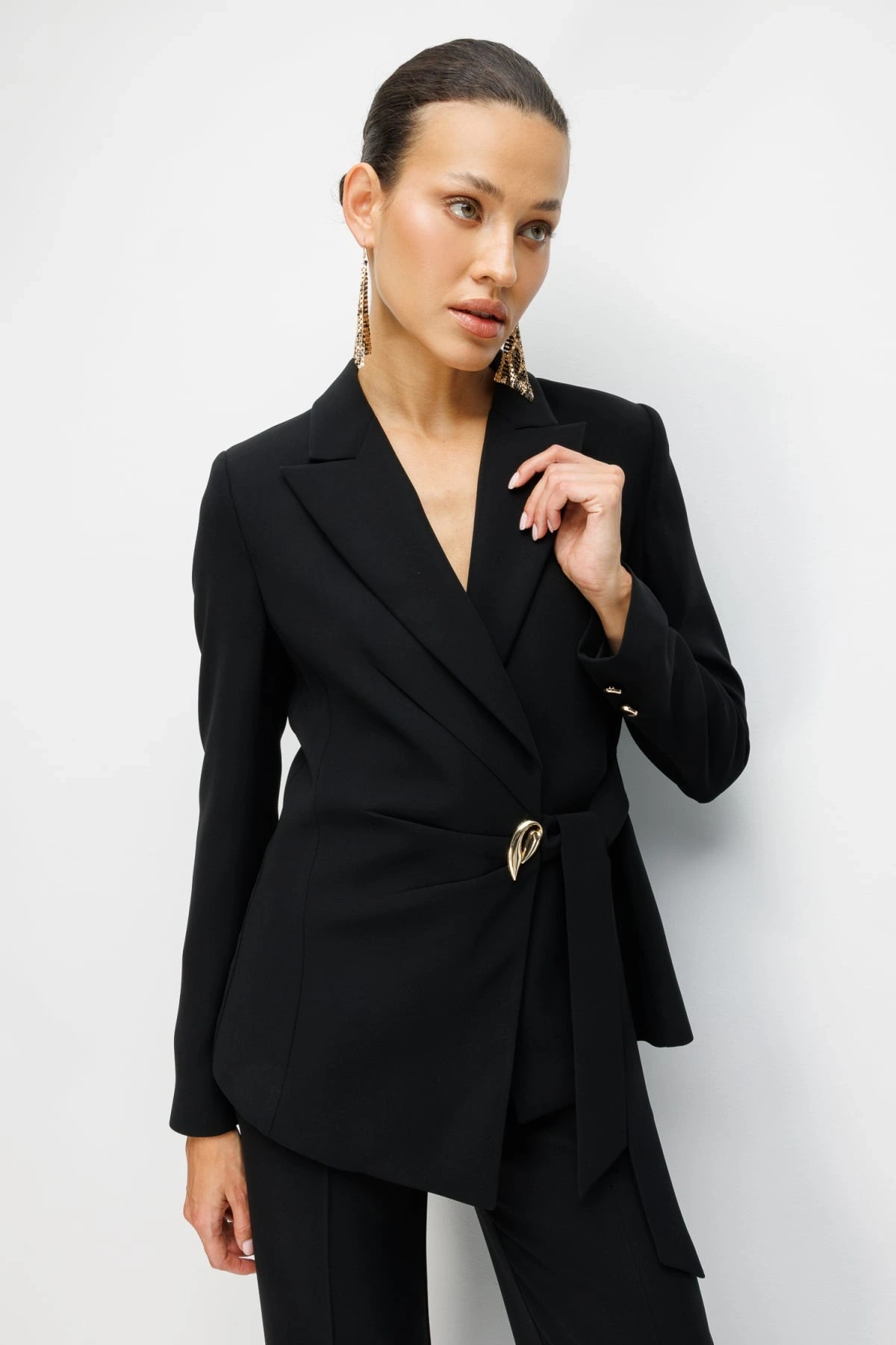 Ekol Beli Kuşaklı Metal Aksesuarlı Ceket 01142