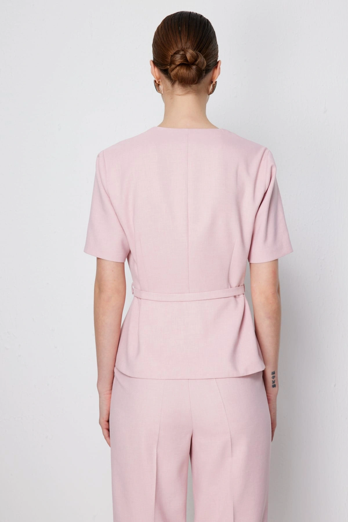 Ekol V Yaka Beli Kemerli Kısa Kol Ceket 01190